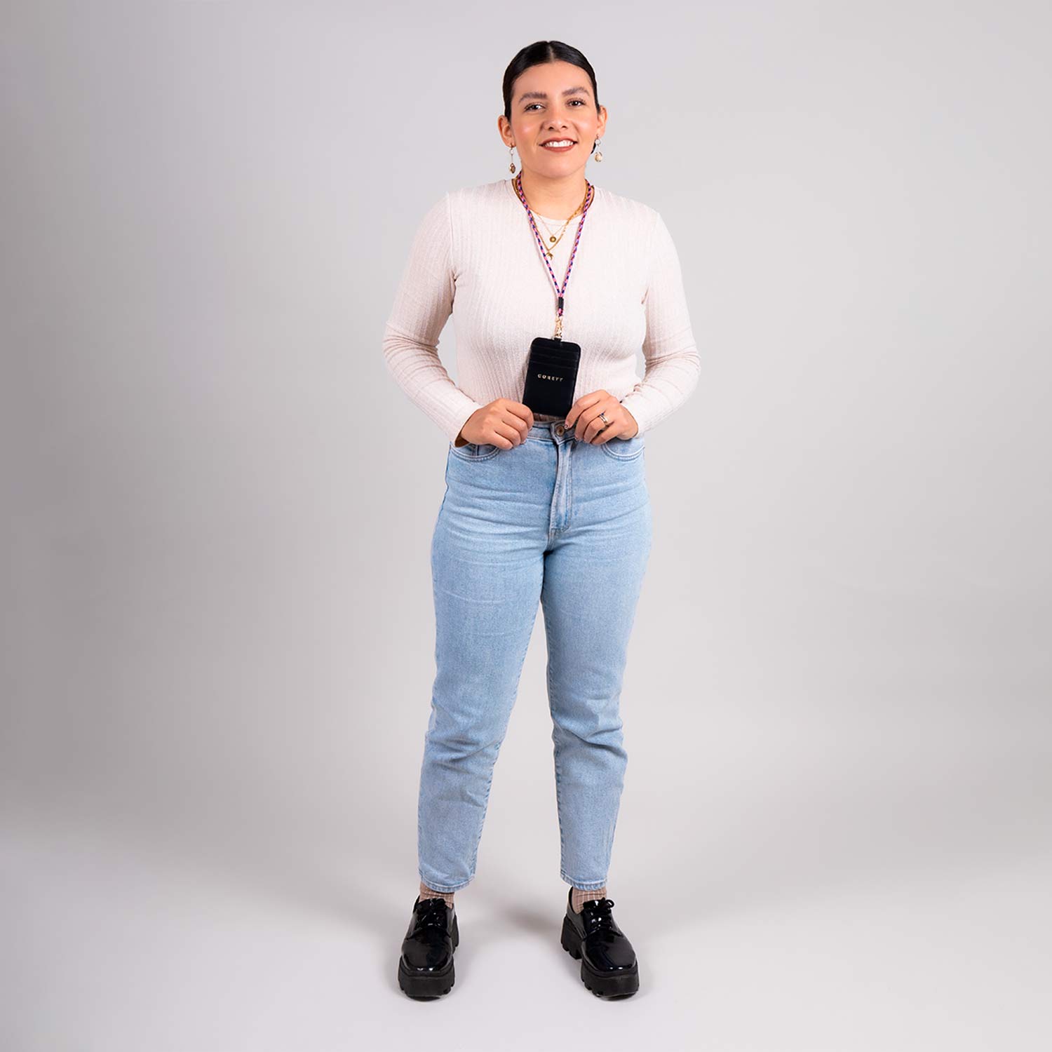 Accesorio Chenson Gorétt Negro para Dama – Elegante y Práctico - vista 2