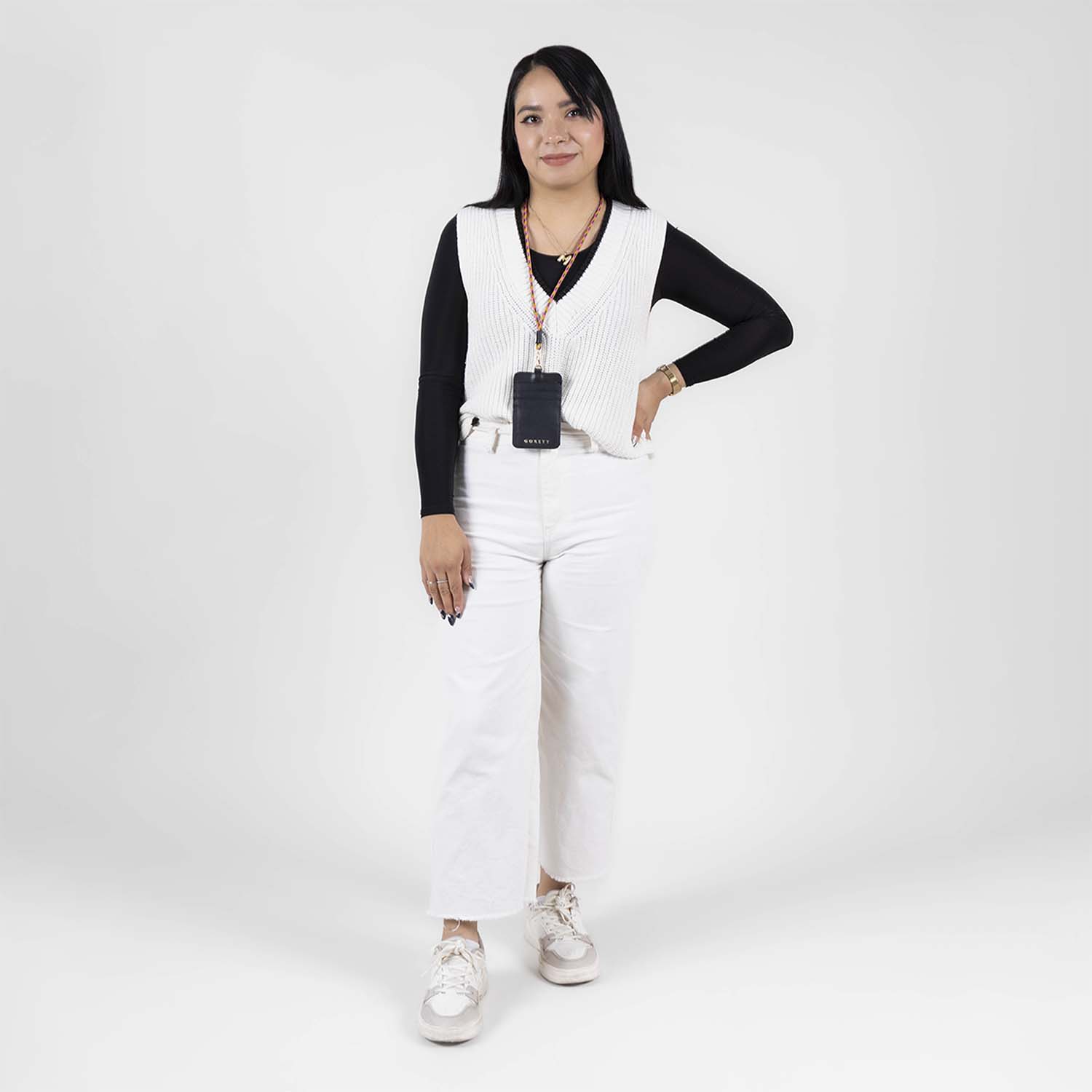 Accesorio Chenson para Dama Negro – Gorétt by Chenson con Recuadro para Fotografía - vista 2