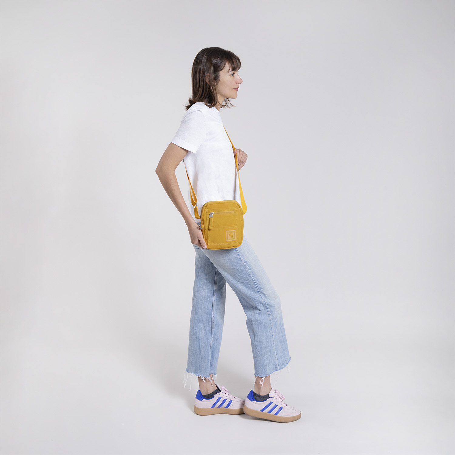 Bolsa de Lado Amarilla 1818 by Chenson – Perfecta para el Día a Día Juvenil - vista 2