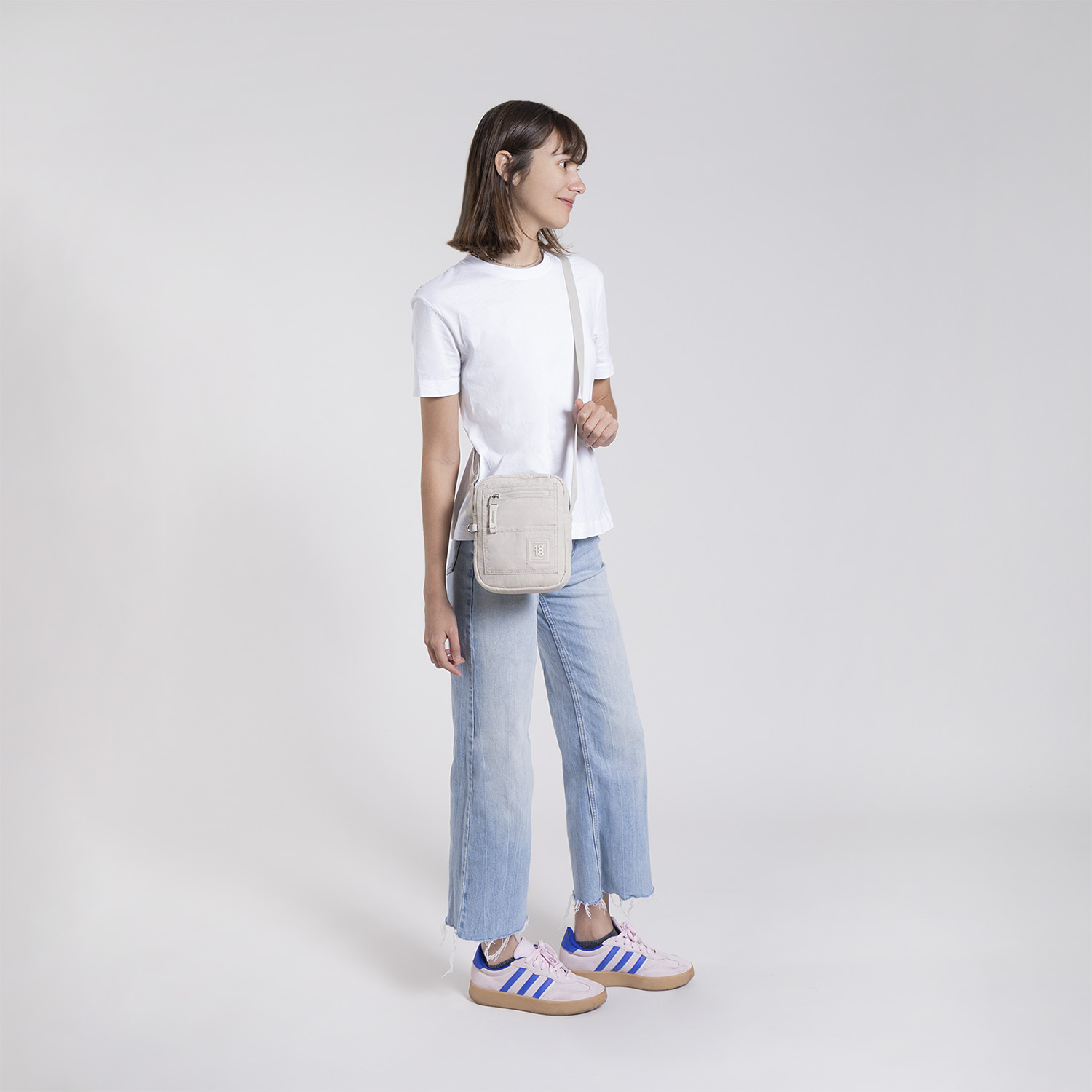 Bolsa de Lado Beige 1818 by Chenson para uso juvenil – Estilo y funcionalidad - vista 2