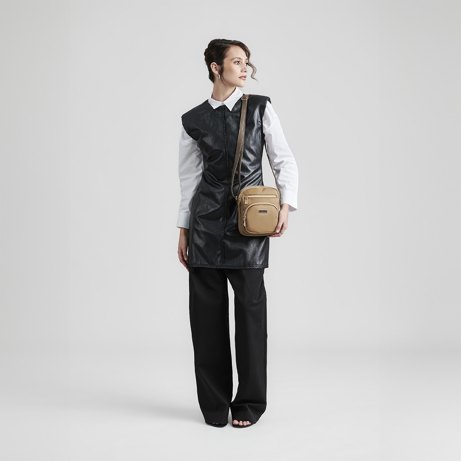 Bolsa de Lado para Dama Madison by Chenson Café – Estilo y Funcionalidad - vista 2