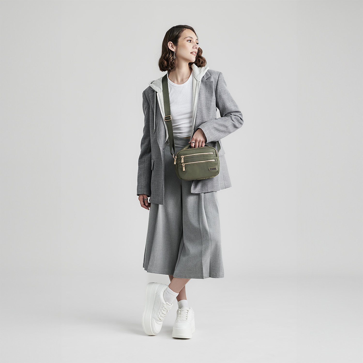 Bolsa de Lado para Dama Madison by Chenson Verde Seco con Doble Compartimento - vista 2