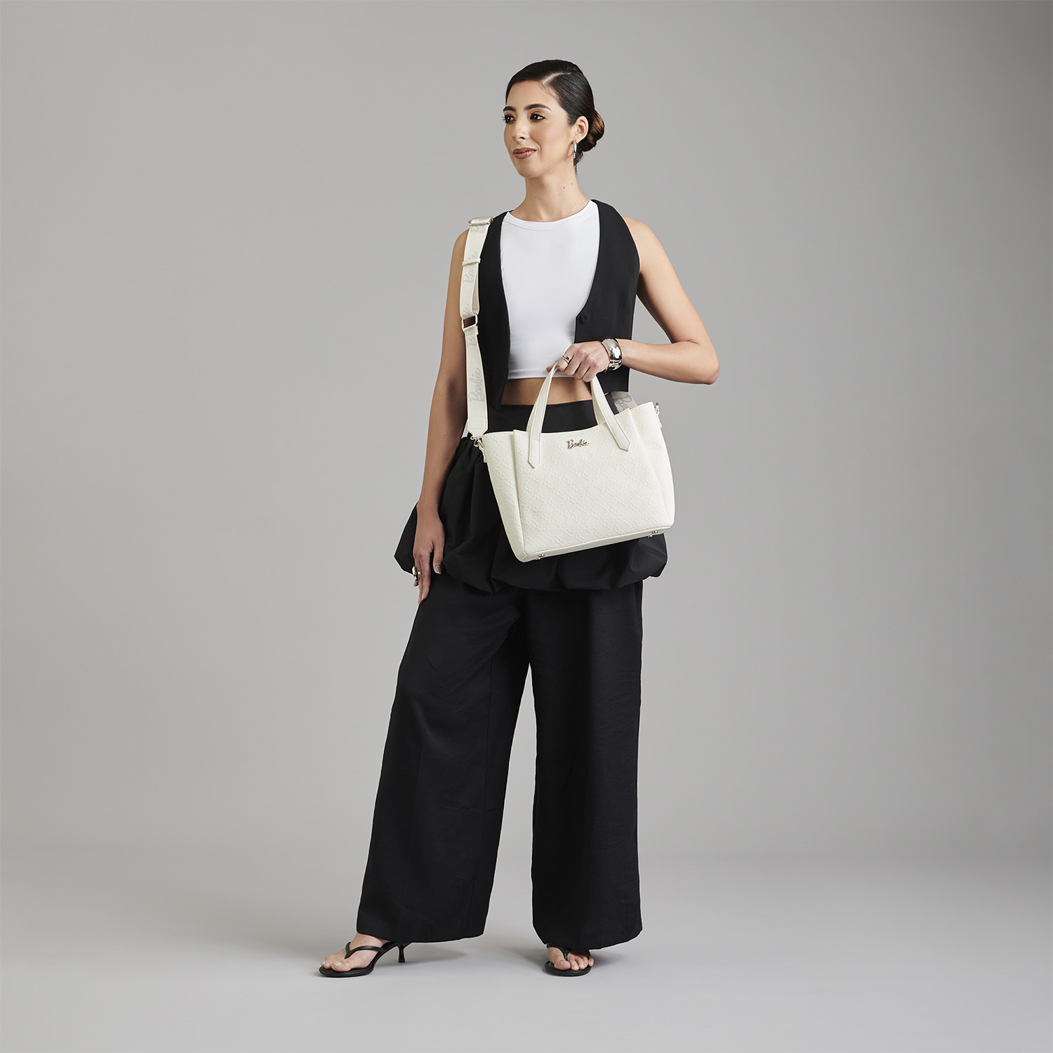 Bolsa de Mano para Dama Barbie by Chenson Blanca – Estilo y Comodidad - vista 2