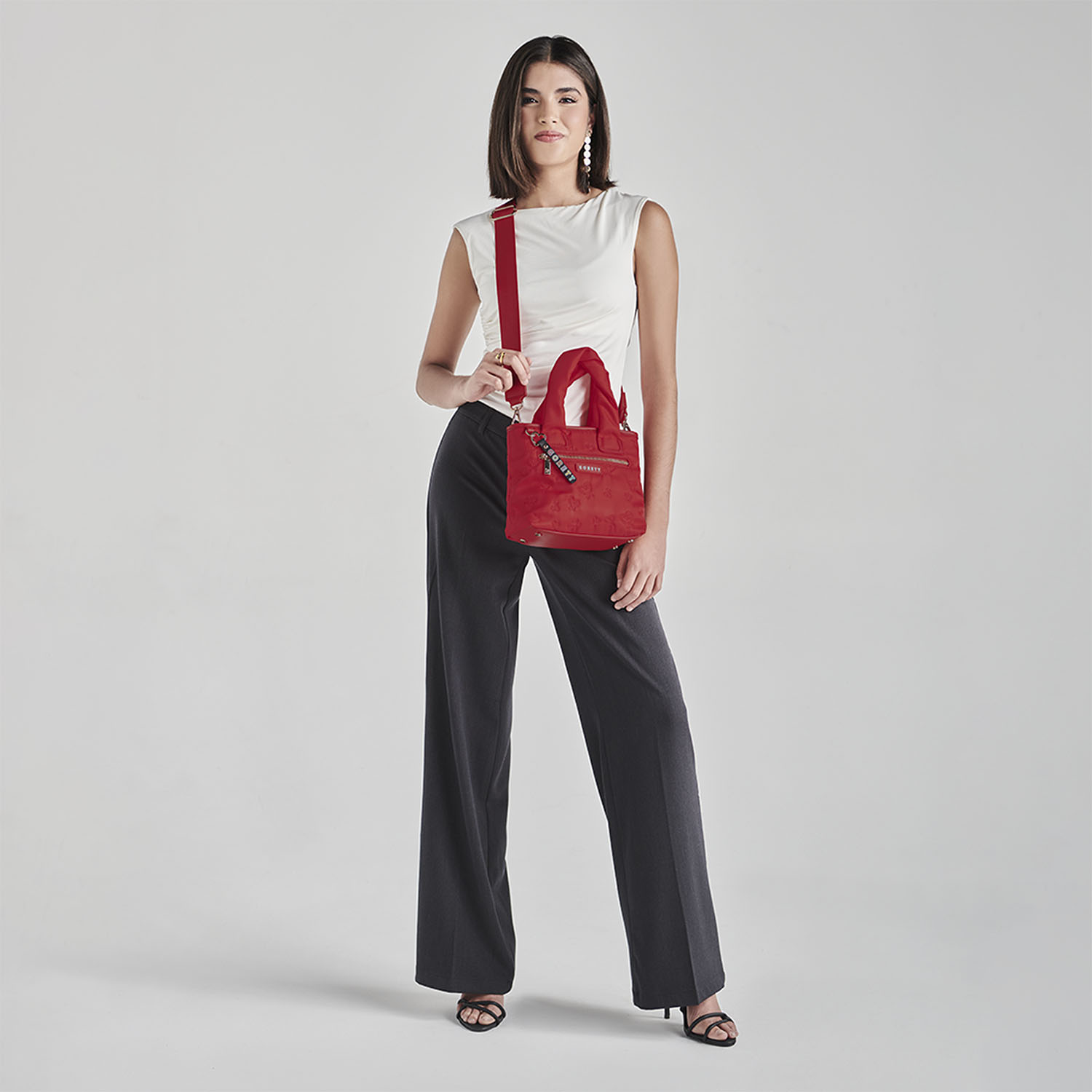 Bolsa de Mano para Dama Gorétt by Chenson Roja – Elegancia y Versatilidad - vista 2