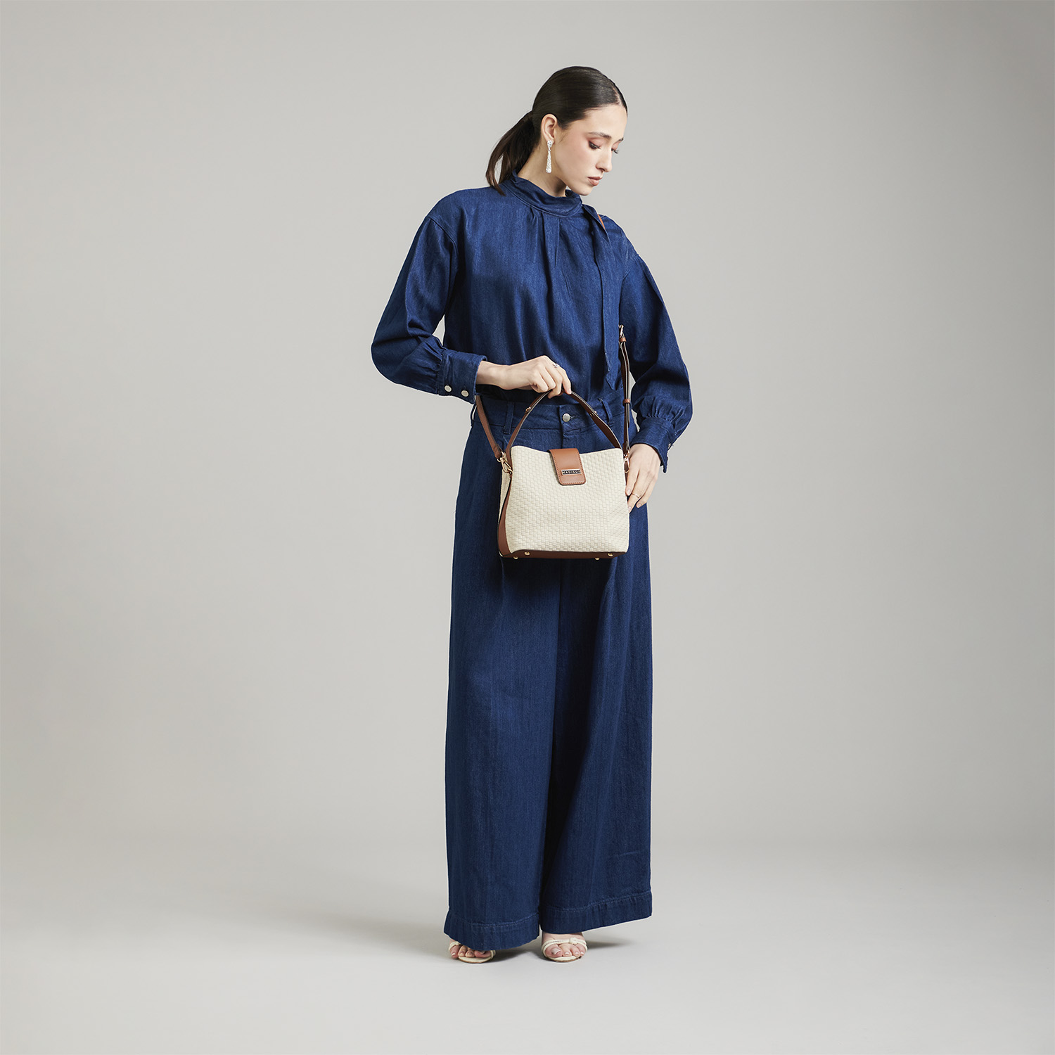 Bolsa de Mano para Dama Madison by Chenson Beige – Elegancia y Práctica - vista 2