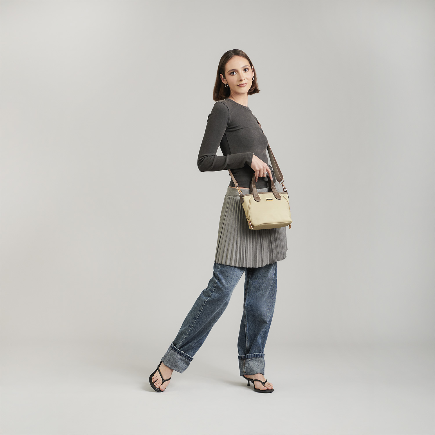 Bolsa de Mano para Dama Madison by Chenson Camel – Elegancia y Versatilidad - vista 2