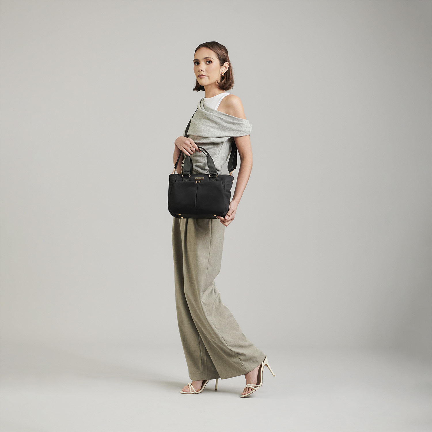 Bolsa de Mano para Dama Madison by Chenson en Negro – Estilo y Funcionalidad - vista 2