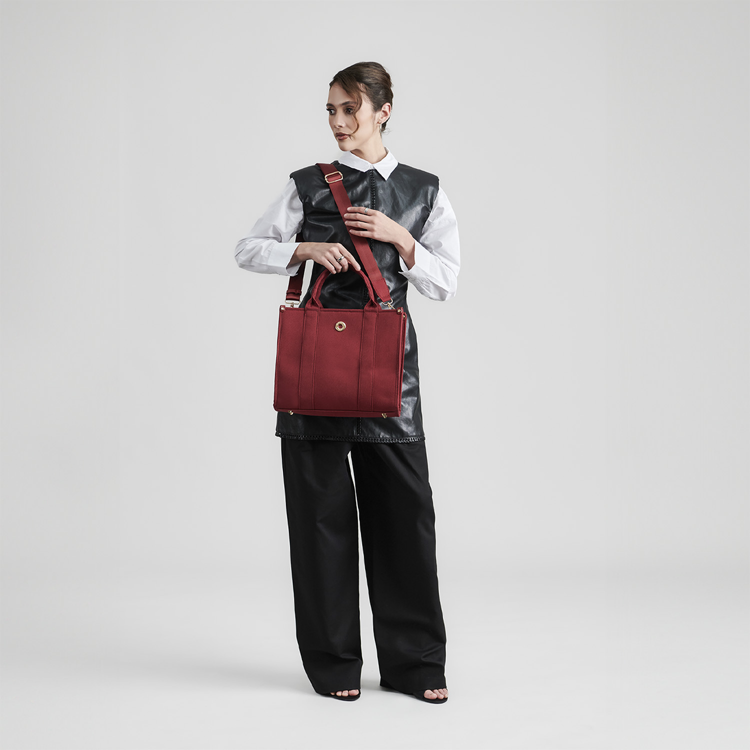 Bolsa de Mano para Dama Madison by Chenson Magenta – Estilo y Funcionalidad - vista 2