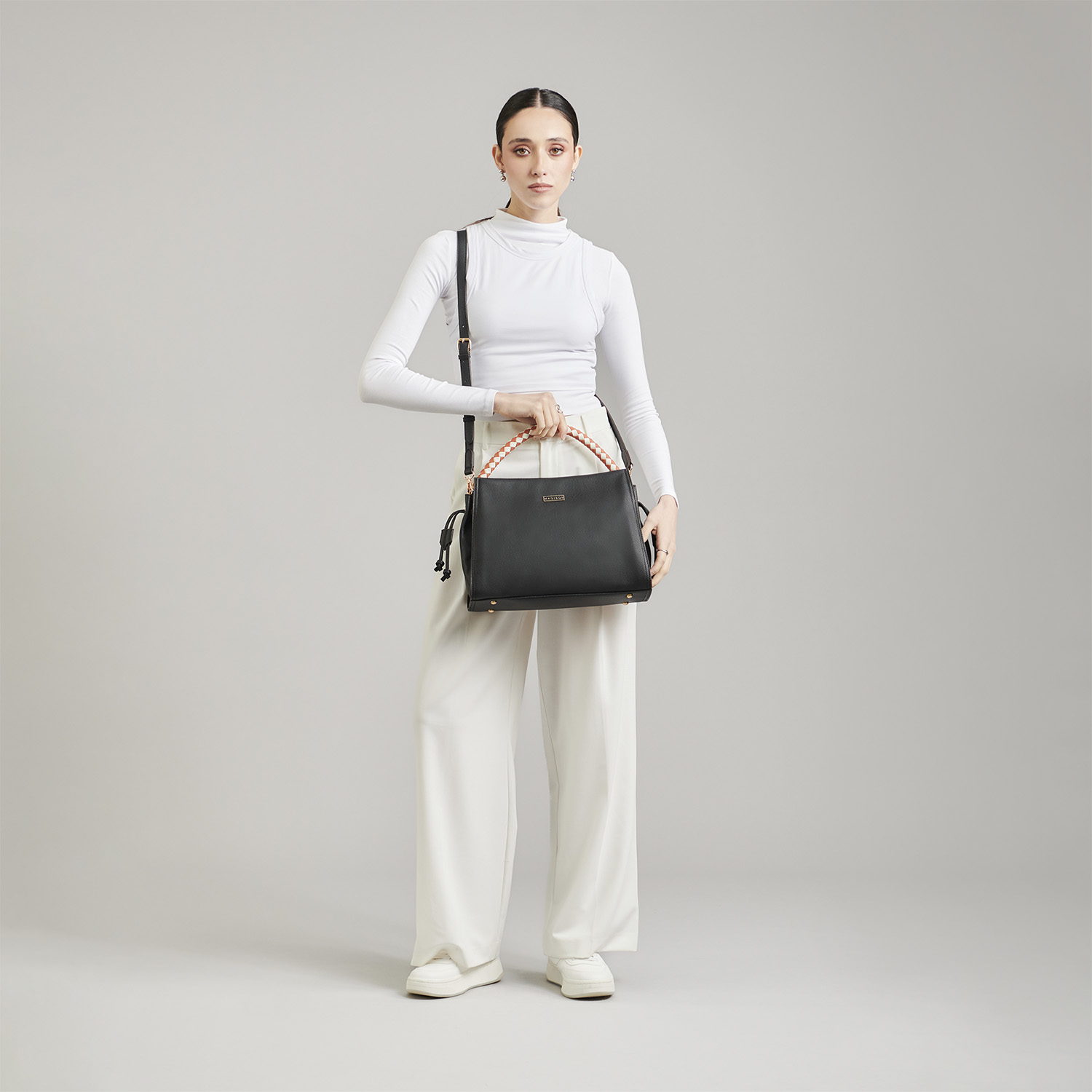 Bolsa de Mano para Dama Madison by Chenson Negra con Amplio Compartimento - vista 2