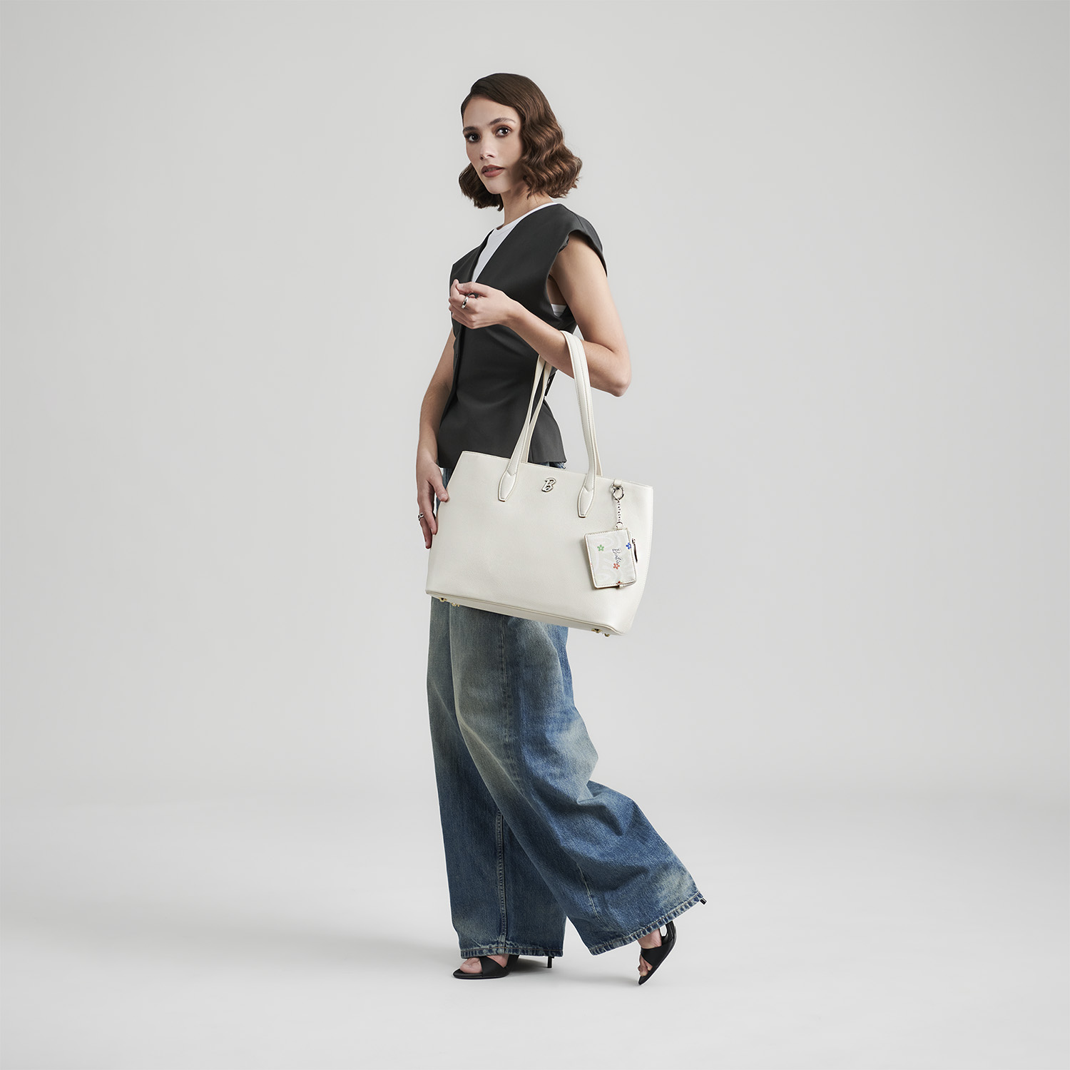 Bolsa grande para dama Barbie by Chenson color beige – Estilo y funcionalidad - vista 2