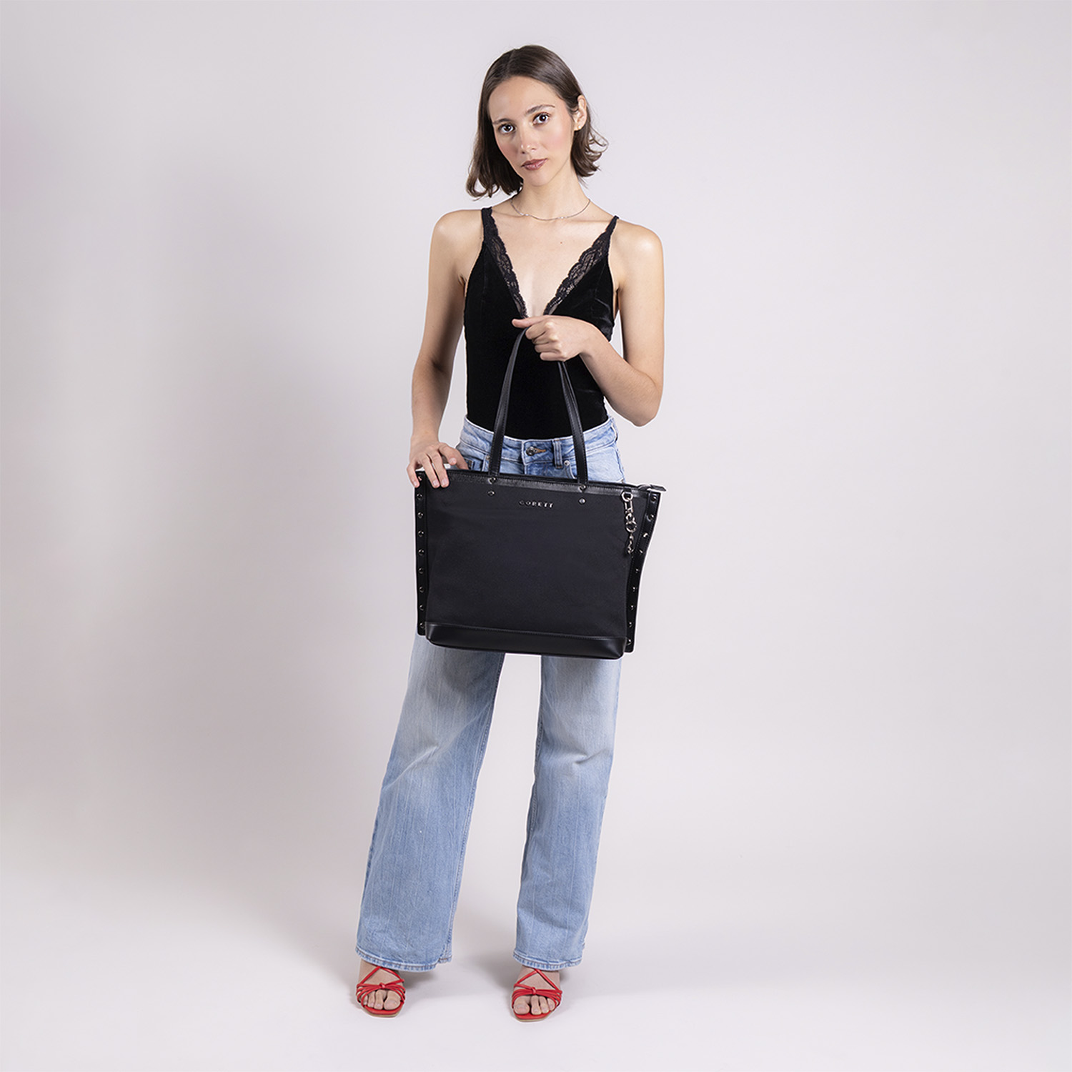 Bolsa grande para dama Gorétt by Chenson en negro | Estilo y funcionalidad - vista 2