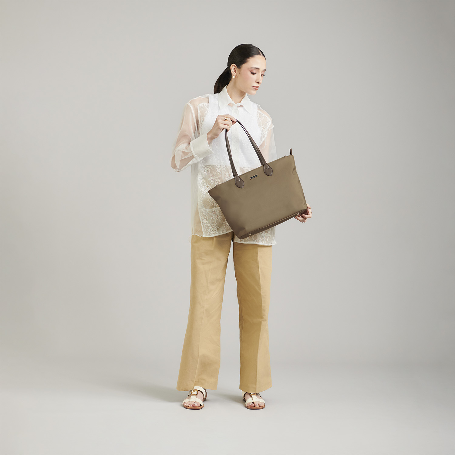 Bolsa grande para dama Madison by Chenson Café con múltiples compartimentos - vista 2