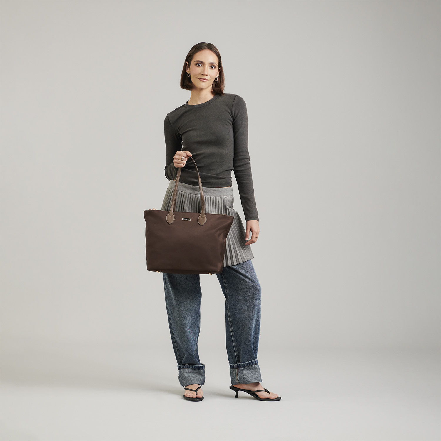 Bolsa grande para dama Madison by Chenson Café Satinado – Perfecta para tu día a día - vista 2