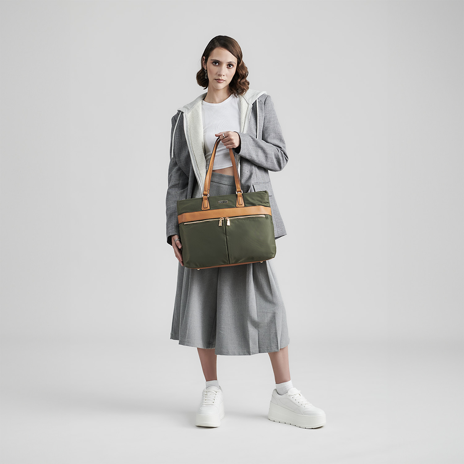 Bolsa grande para dama Madison by Chenson en verde seco – Estilo y funcionalidad - vista 2