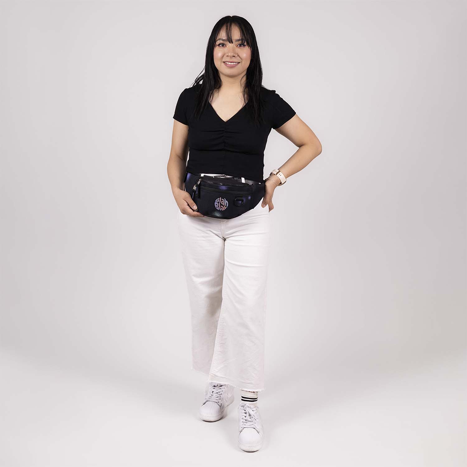 Cangurera para dama 1818 by Chenson negra con doble compartimento – ideal para el día a día - vista 2