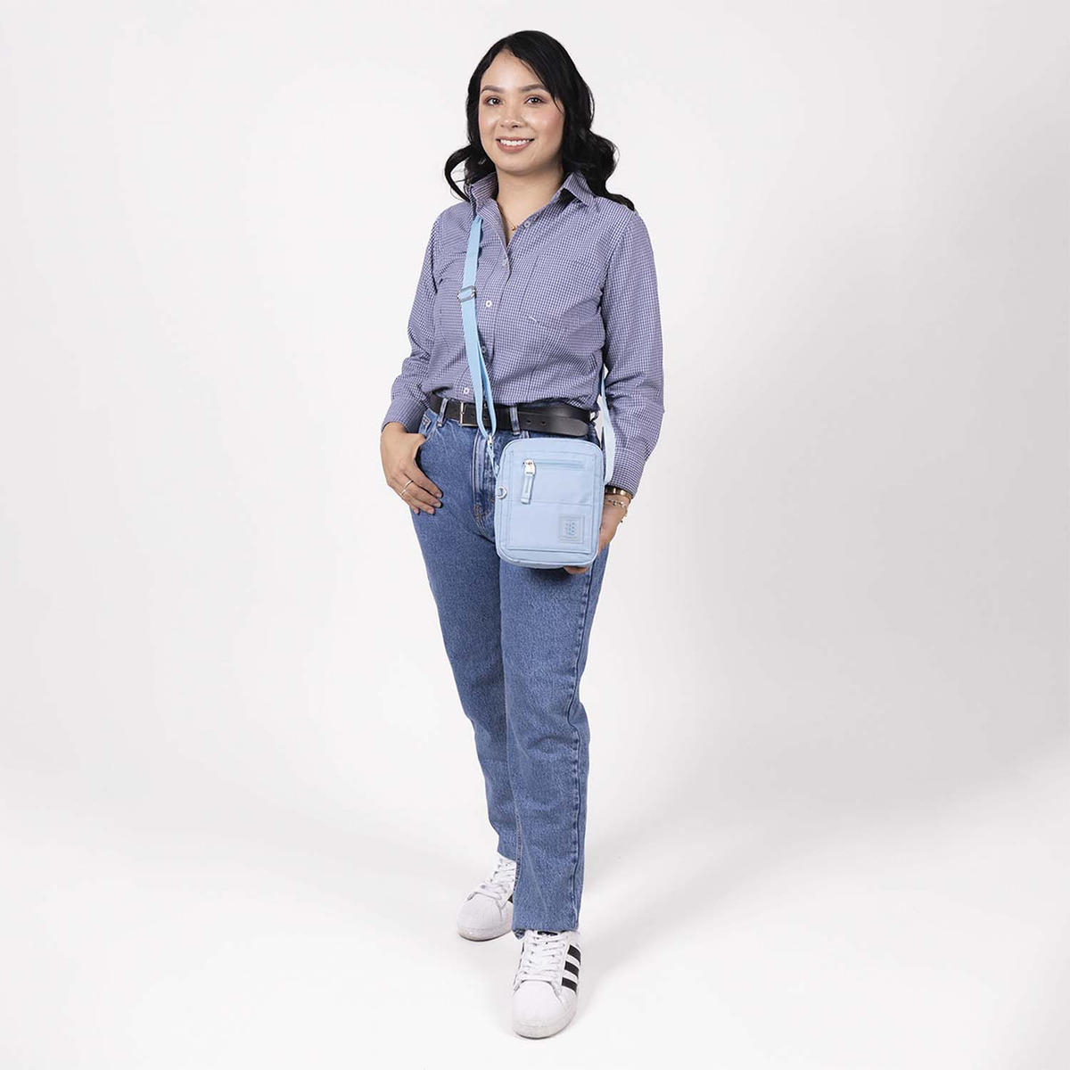 Chenson Crossbody Modelo Zilp Unisex 1866546-9 Color Azul - vista 2