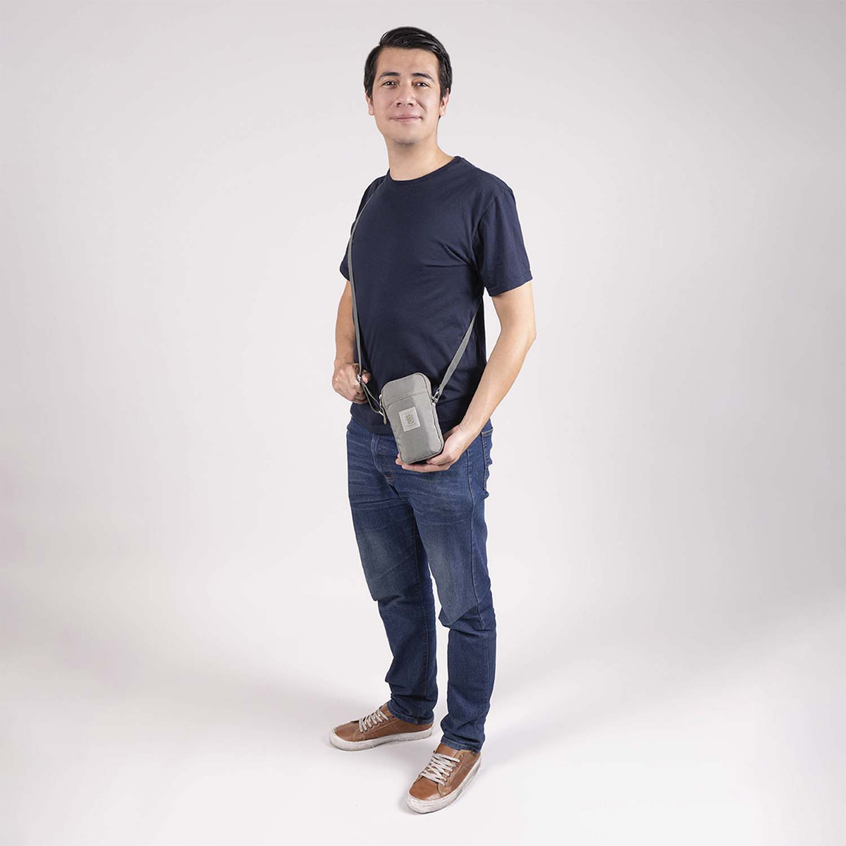 Chenson Crossbody Modelo Zilp Unisex 1866550-a Color Verdedx - vista 2