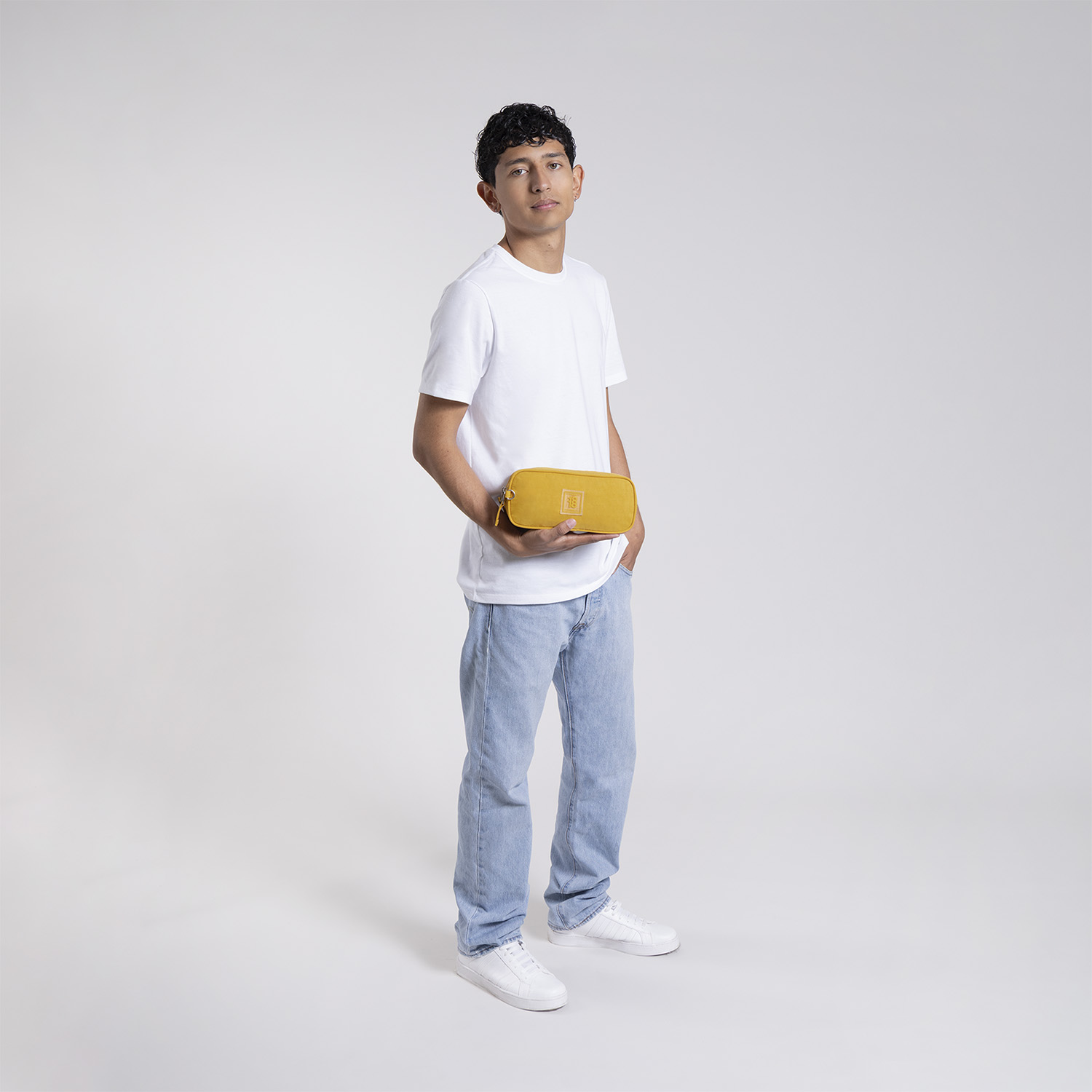 Lapicera amarilla 1818 by Chenson – Estuche escolar juvenil con doble compartimento - vista 2