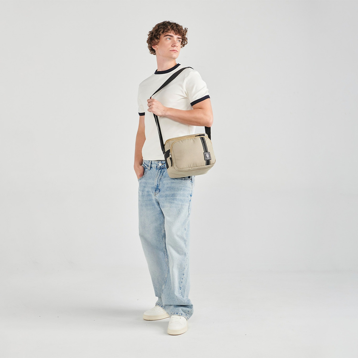 Lonchera Chenson 1870248-2 Color Gris Modelo Comiut Escolar - vista 2