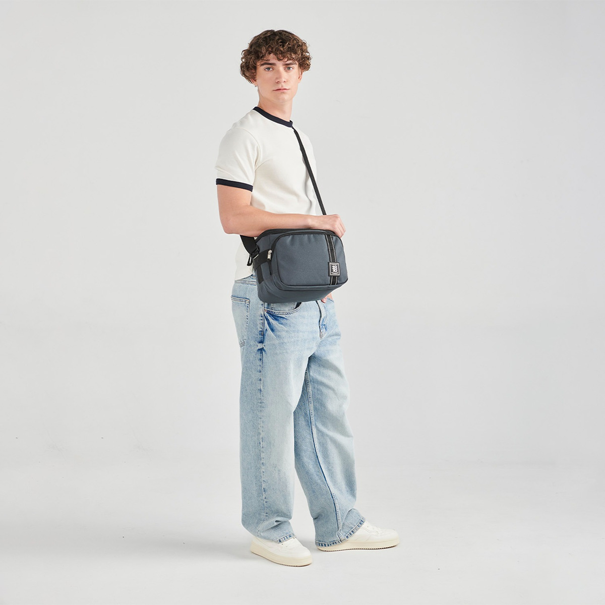 Lonchera Chenson 1870248-3 Color Negro Modelo Comiut Escolar - vista 2