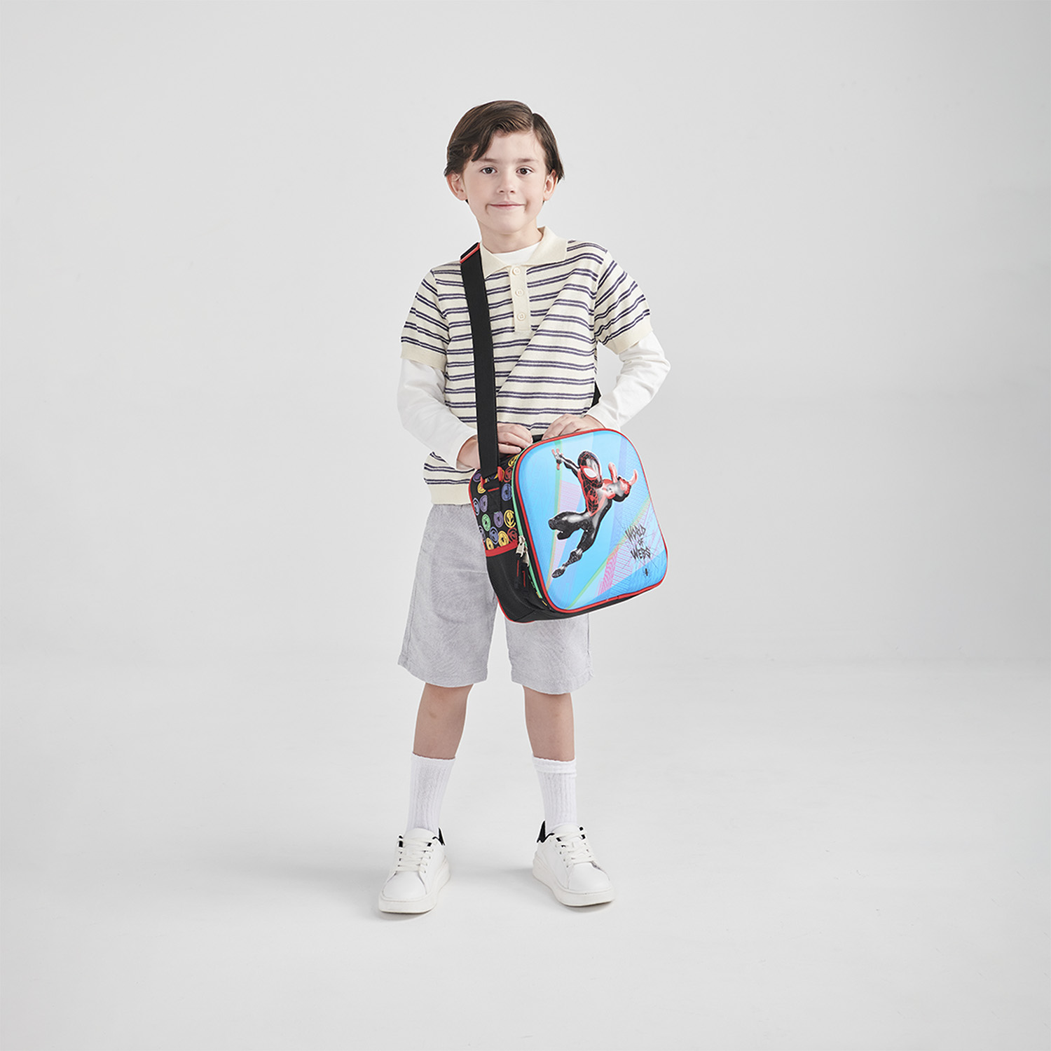 Lonchera escolar Miles Morales by Chenson, negra y térmica para niños - vista 2