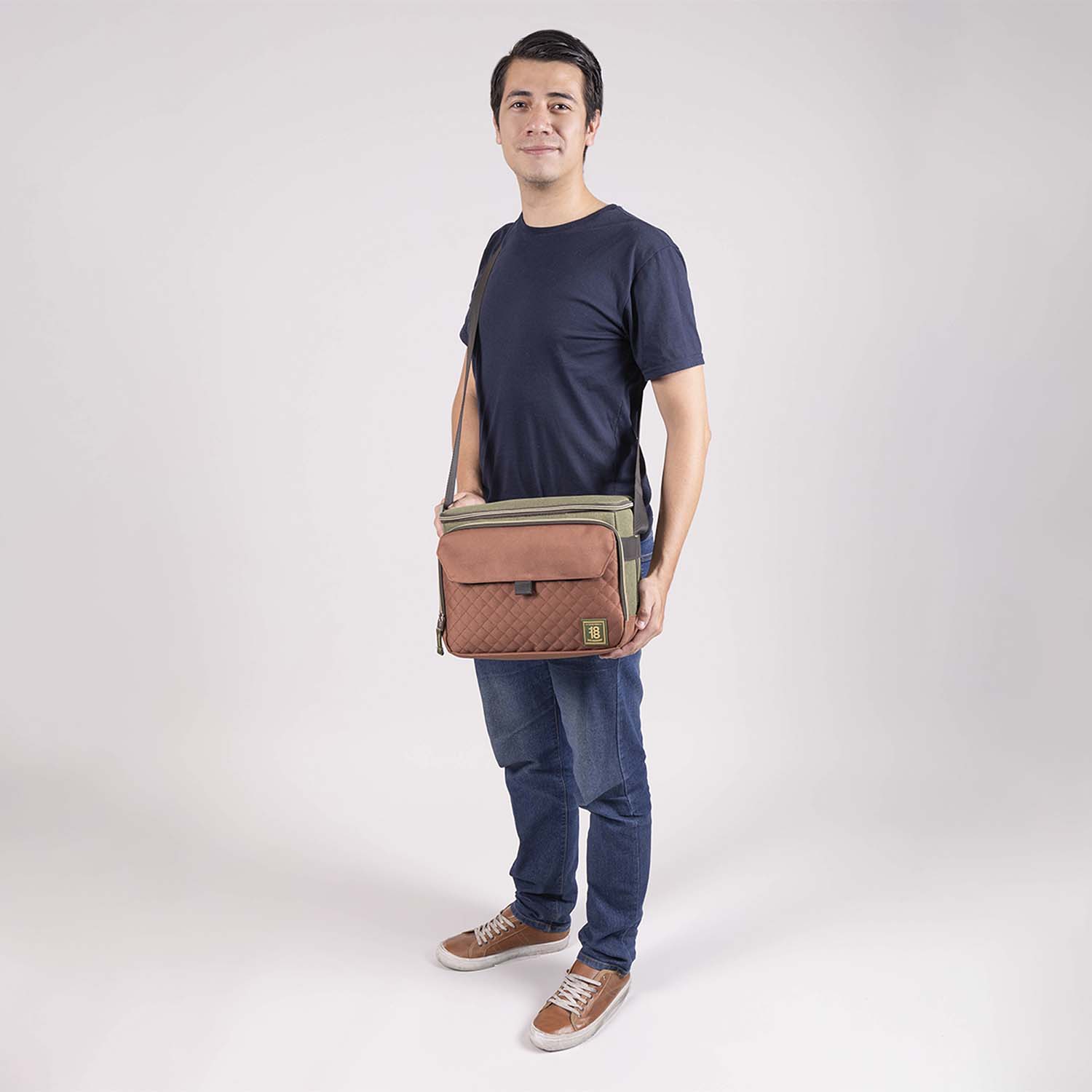 Lonchera escolar térmica 1818 by Chenson en verde seco – Ideal para jóvenes - vista 2