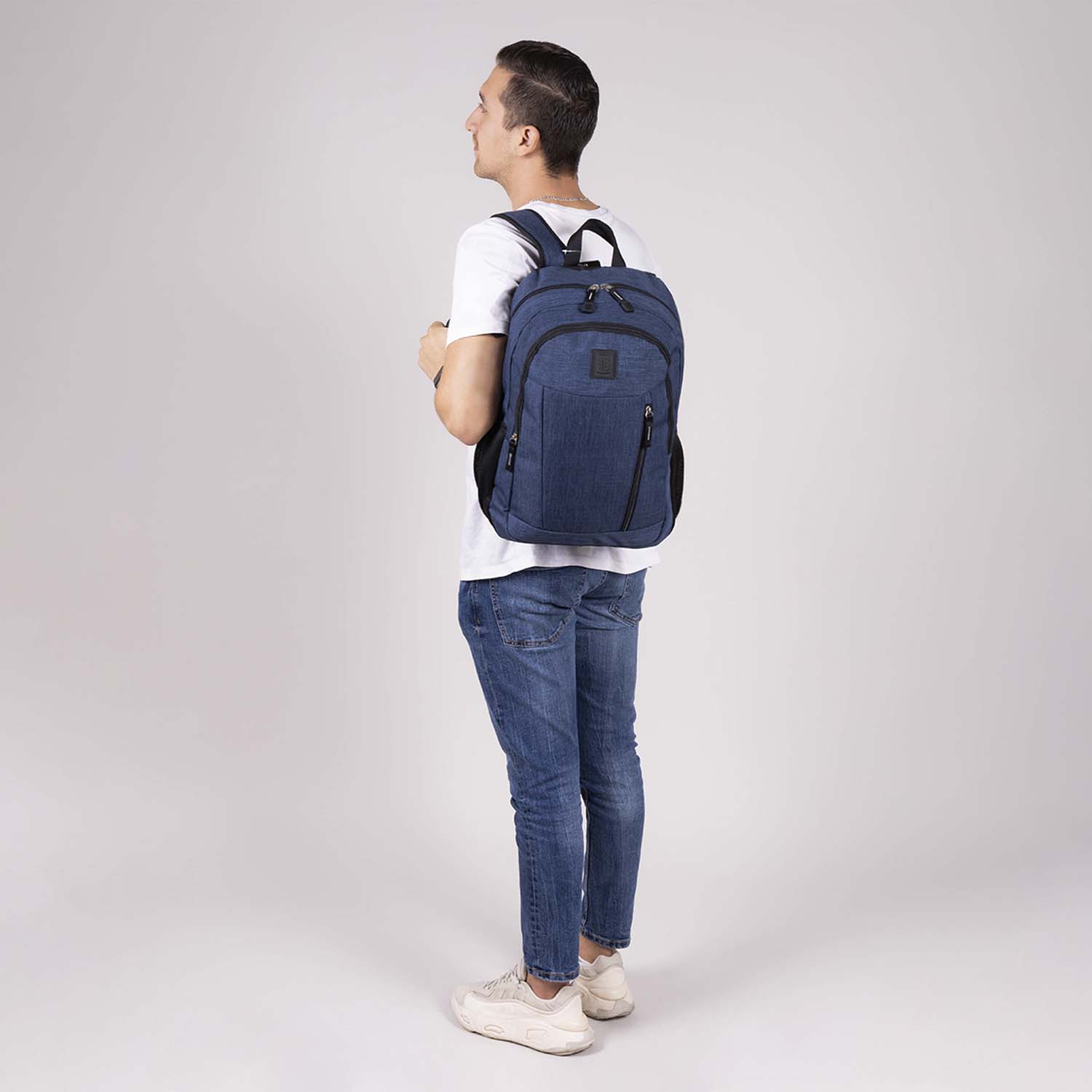 Mochila escolar juvenil 1818 by Chenson color azul con porta laptop - vista 2