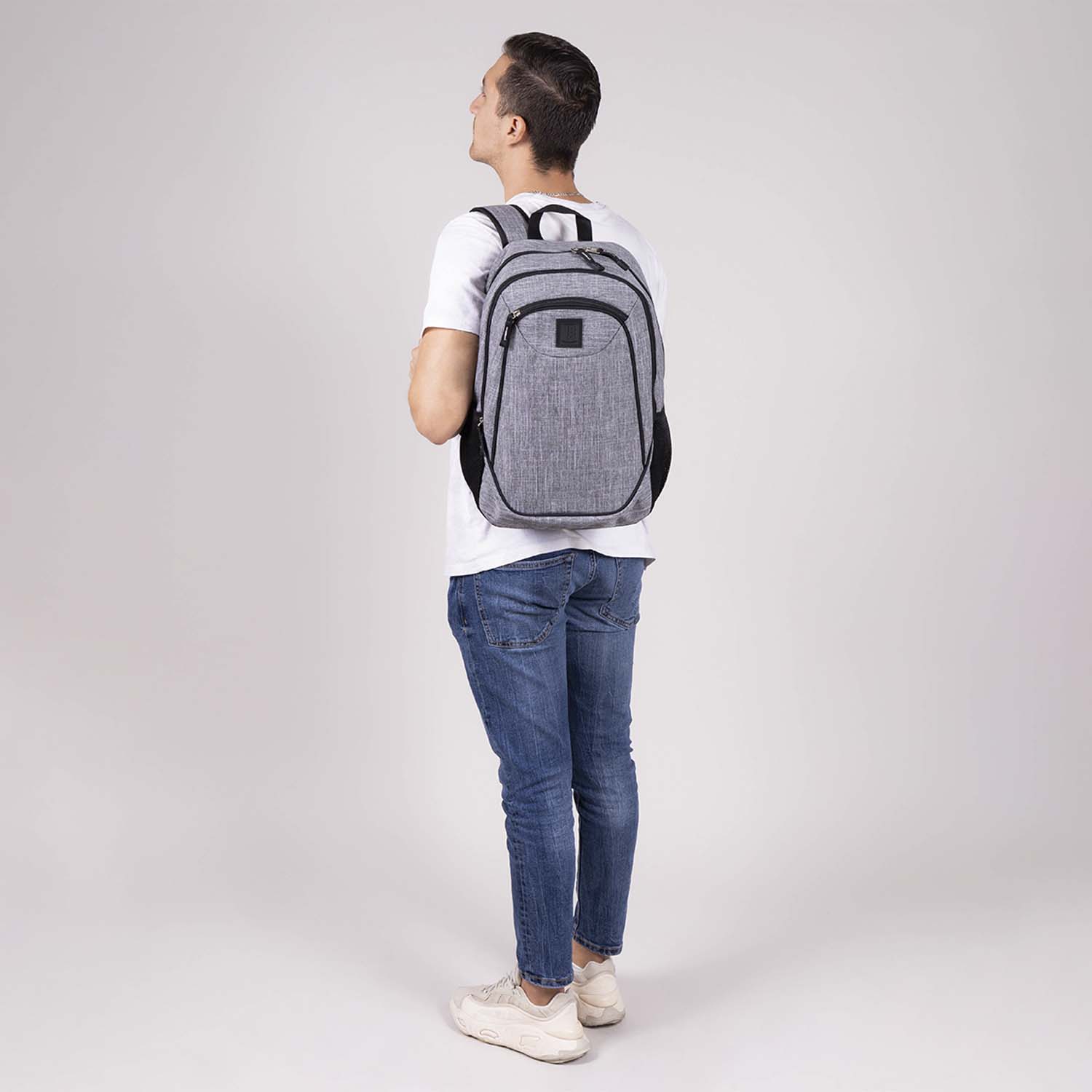 Mochila escolar juvenil 1818 by Chenson gris con amplio compartimento - vista 2