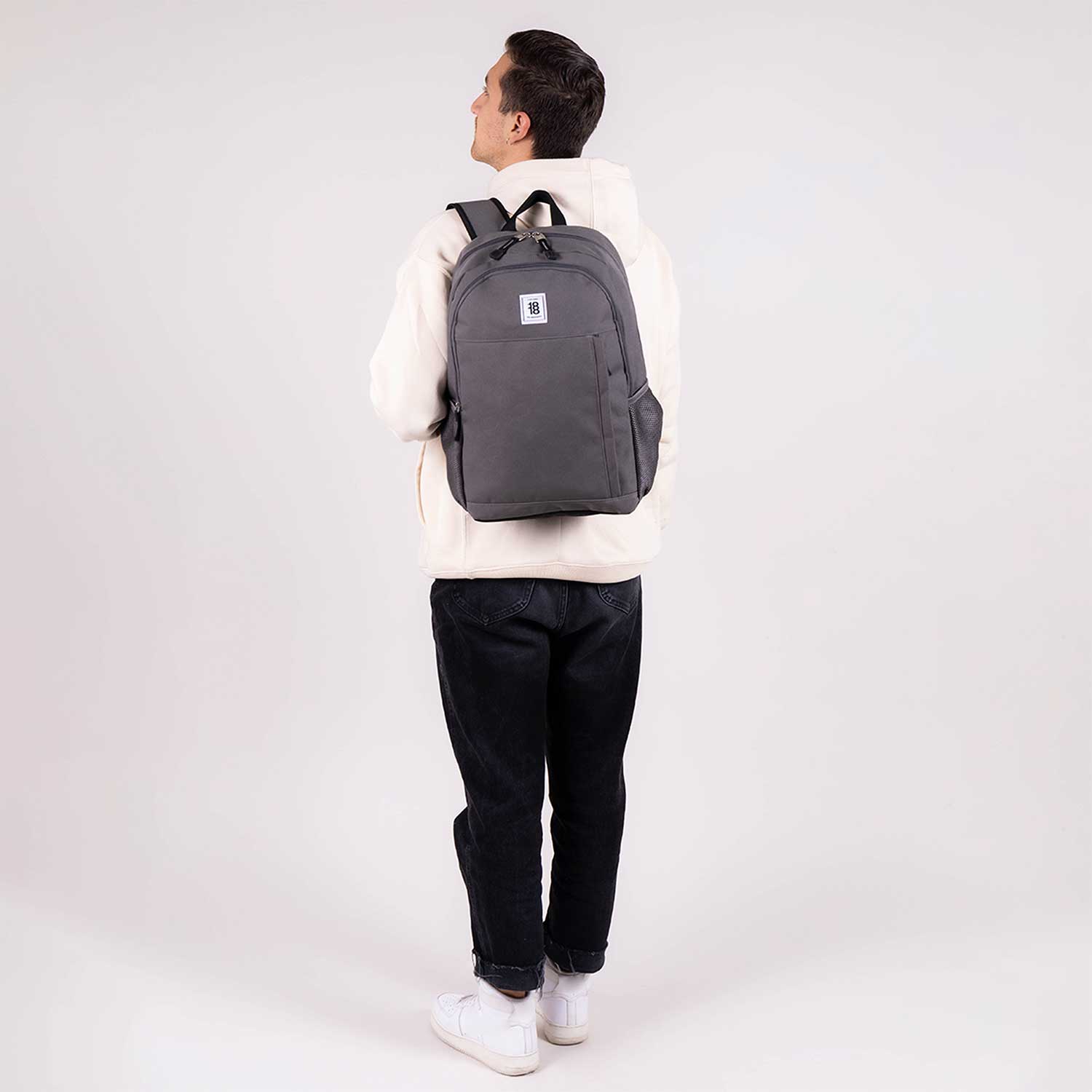 Mochila escolar juvenil 1818 by Chenson Gris con amplio compartimento - vista 2