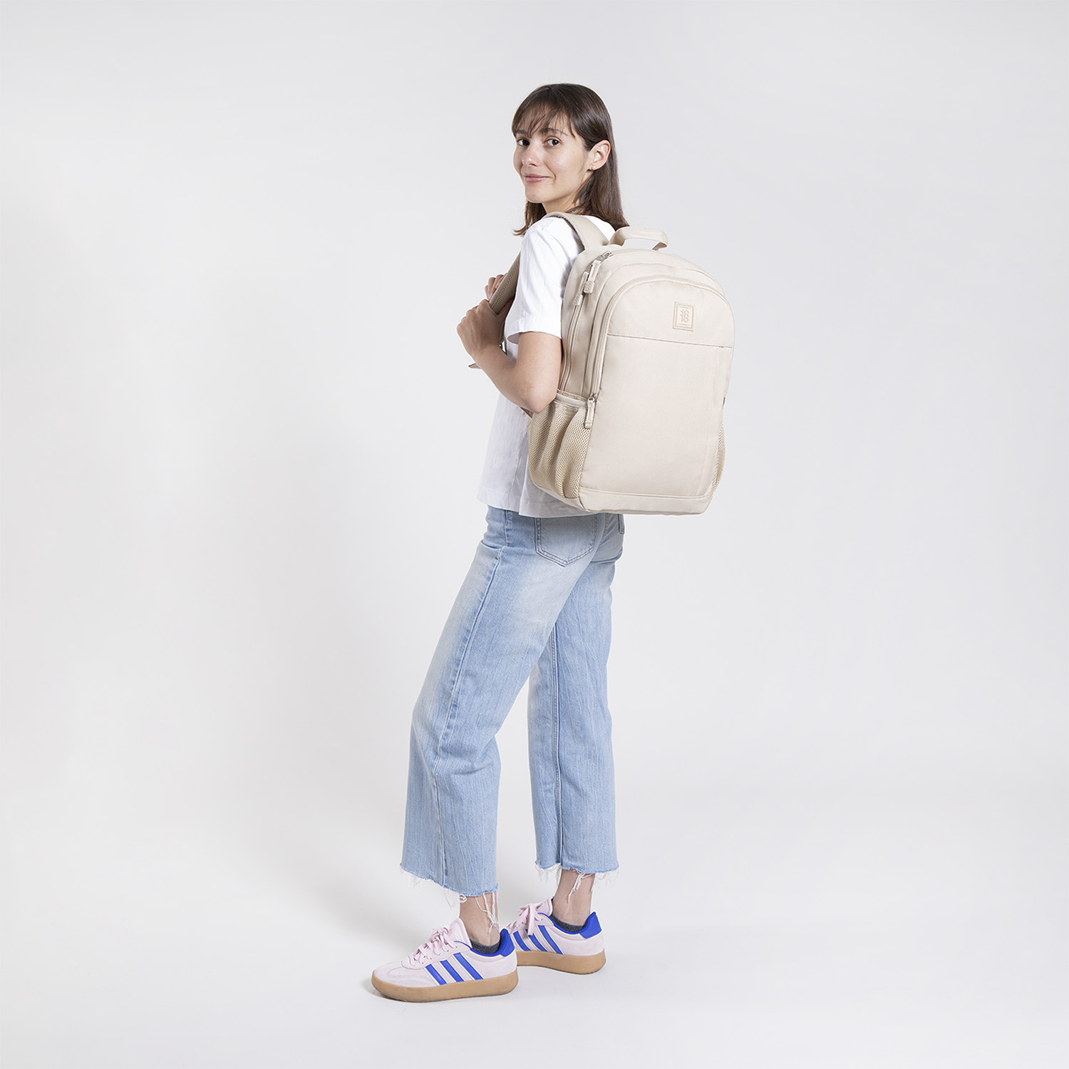 Mochila escolar juvenil 1818 by Chenson Beige con amplio compartimento - vista 2