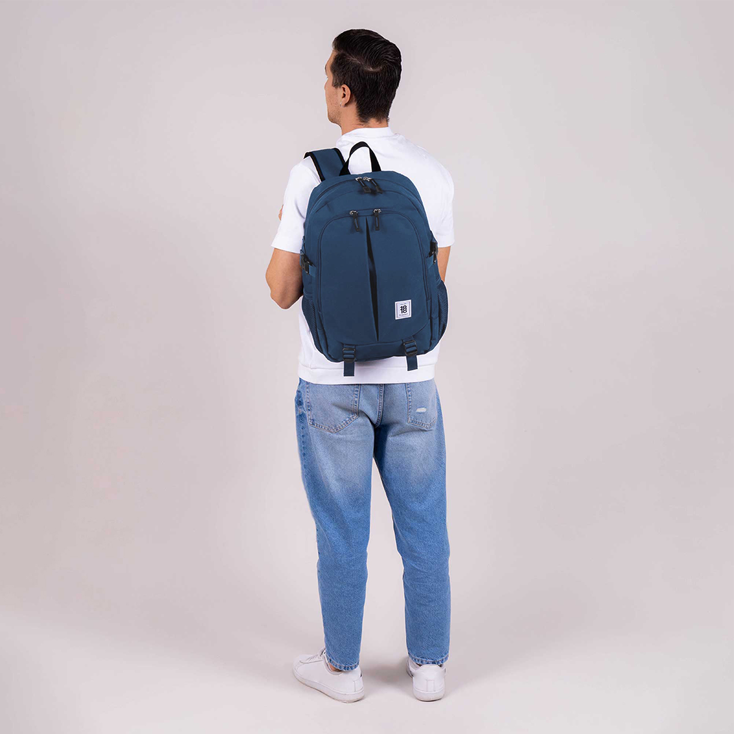 Mochila escolar juvenil 1818 by Chenson color azul con amplio compartimento - vista 2