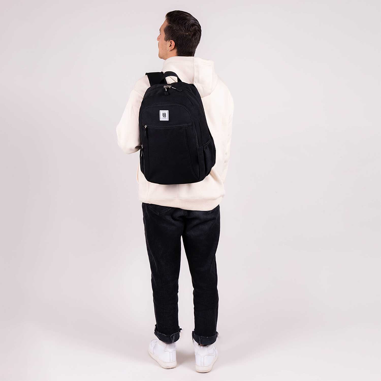 Mochila escolar juvenil 1818 by Chenson negra con amplio compartimento - vista 2