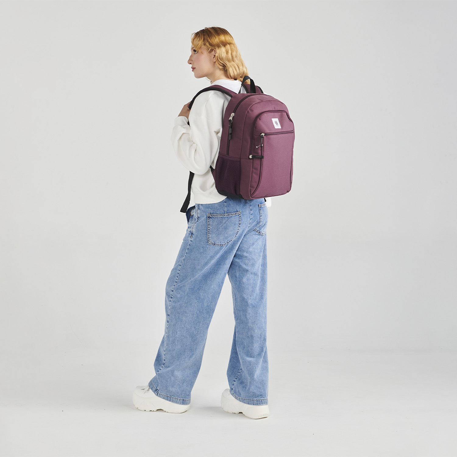 Mochila escolar juvenil 1818 by Chenson color uva con compartimento amplio - vista 2