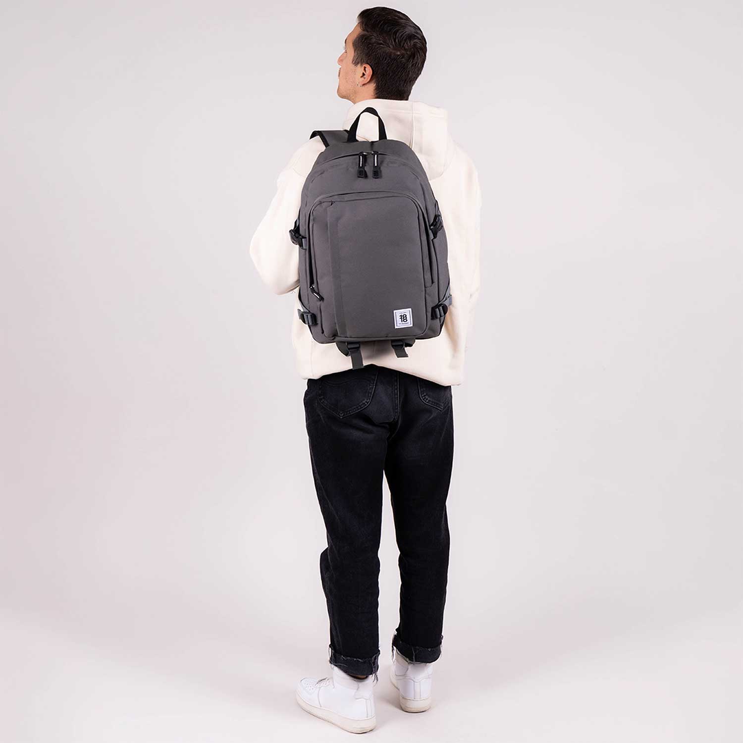 Mochila juvenil gris 1818 by Chenson con amplios compartimentos - vista 2