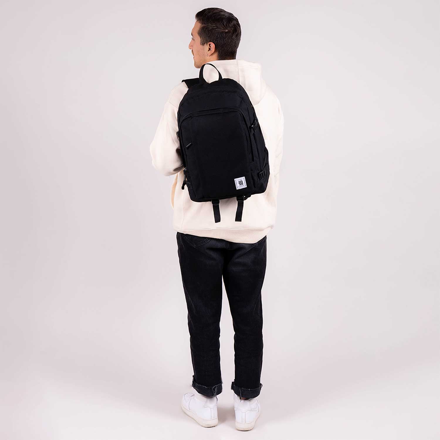 Mochila escolar juvenil 1818 by Chenson color negro con compartimentos - vista 2