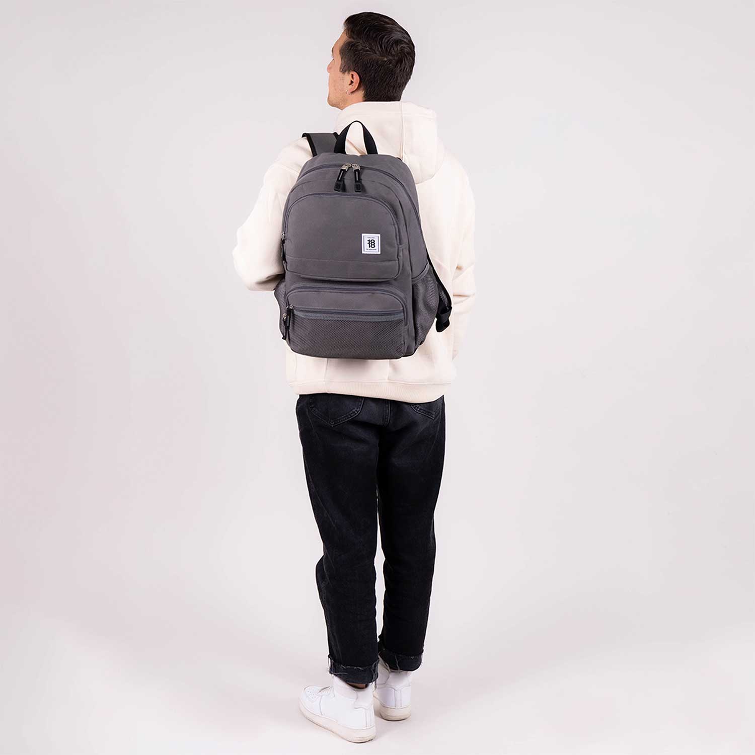 Mochila escolar juvenil 1818 by Chenson gris con amplio espacio - vista 2
