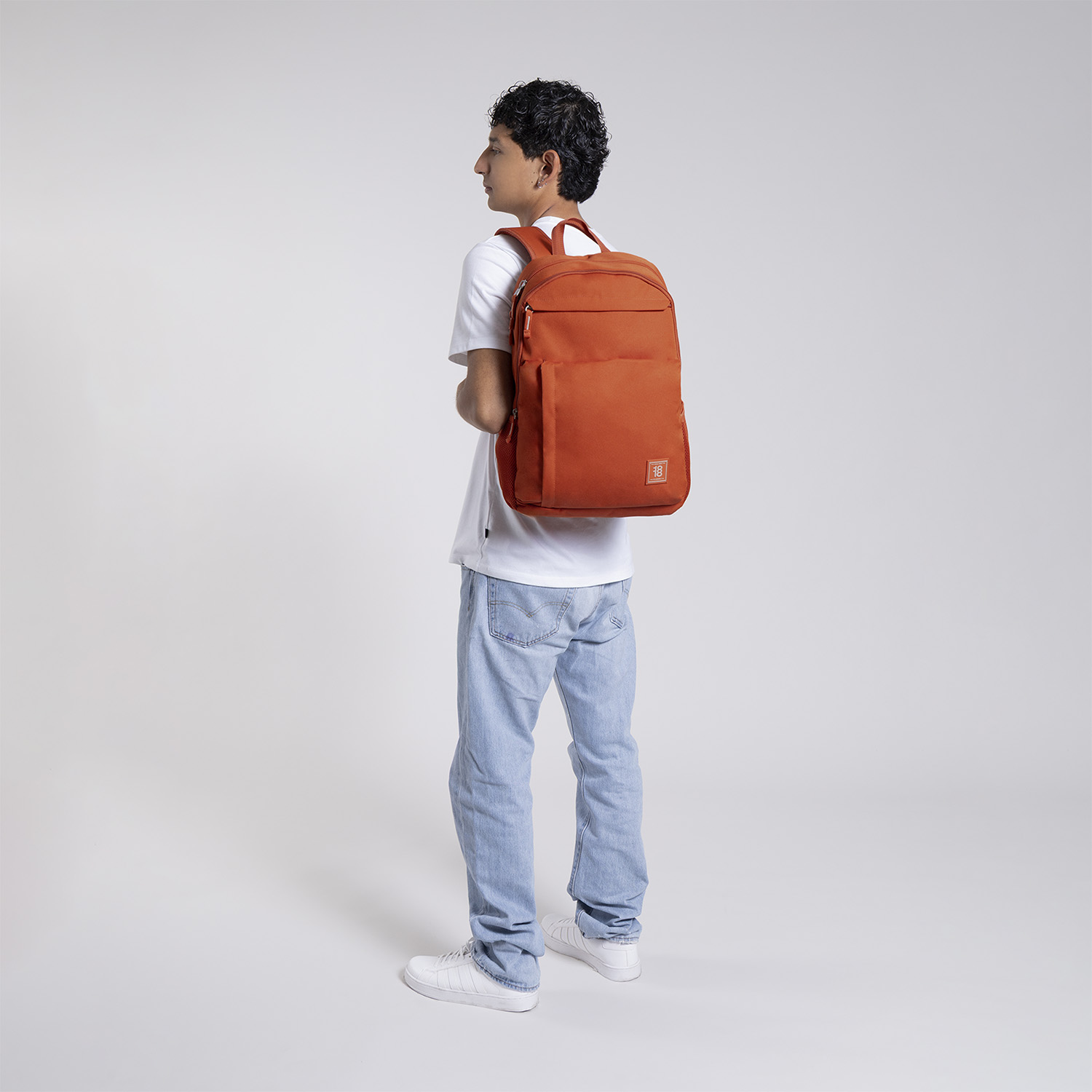 Mochila escolar juvenil 1818 by Chenson naranja con amplios compartimentos - vista 2