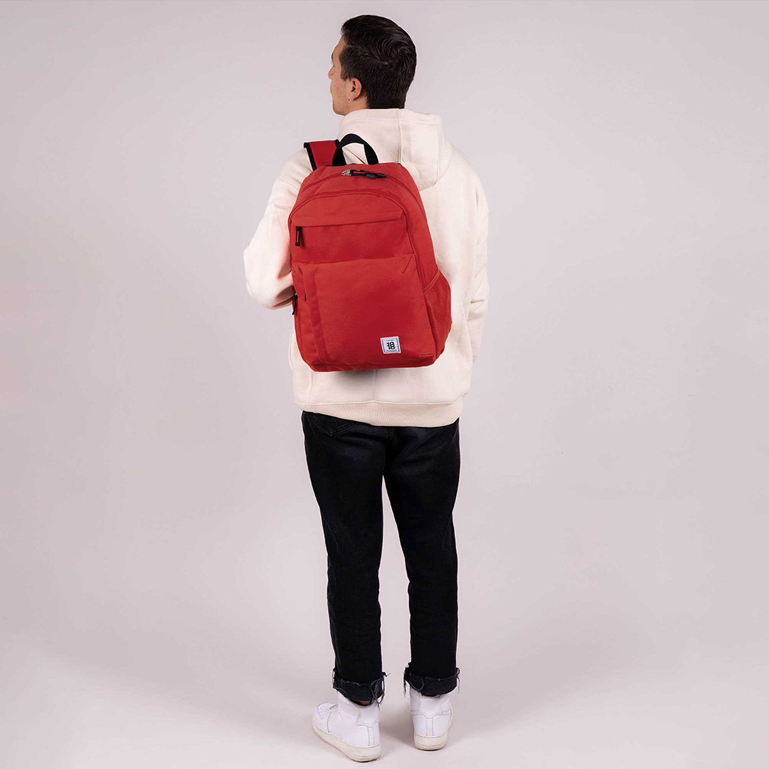 Mochila escolar juvenil 1818 by Chenson en color rojo con amplio espacio - vista 2
