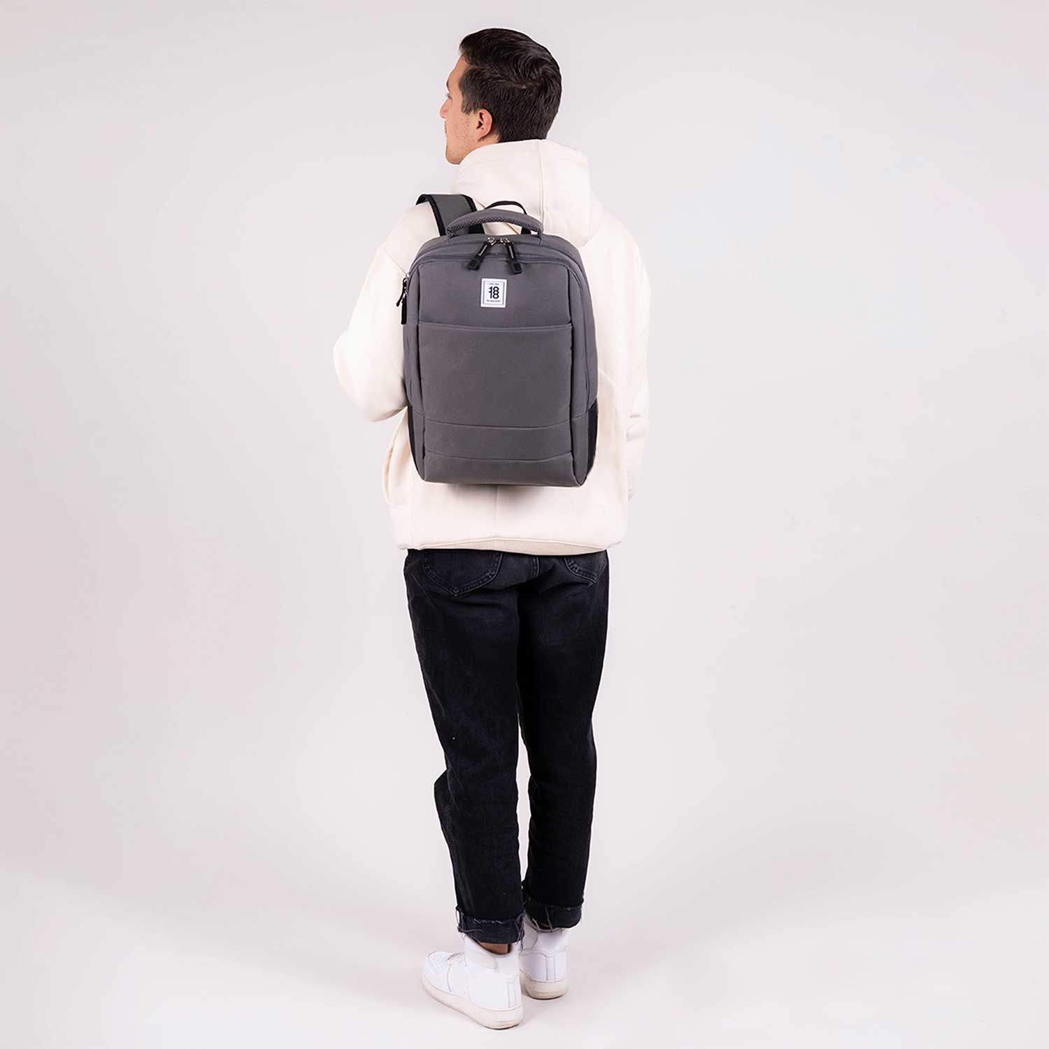 Mochila juvenil gris 1818 by Chenson con porta laptop y amplios compartimentos - vista 2