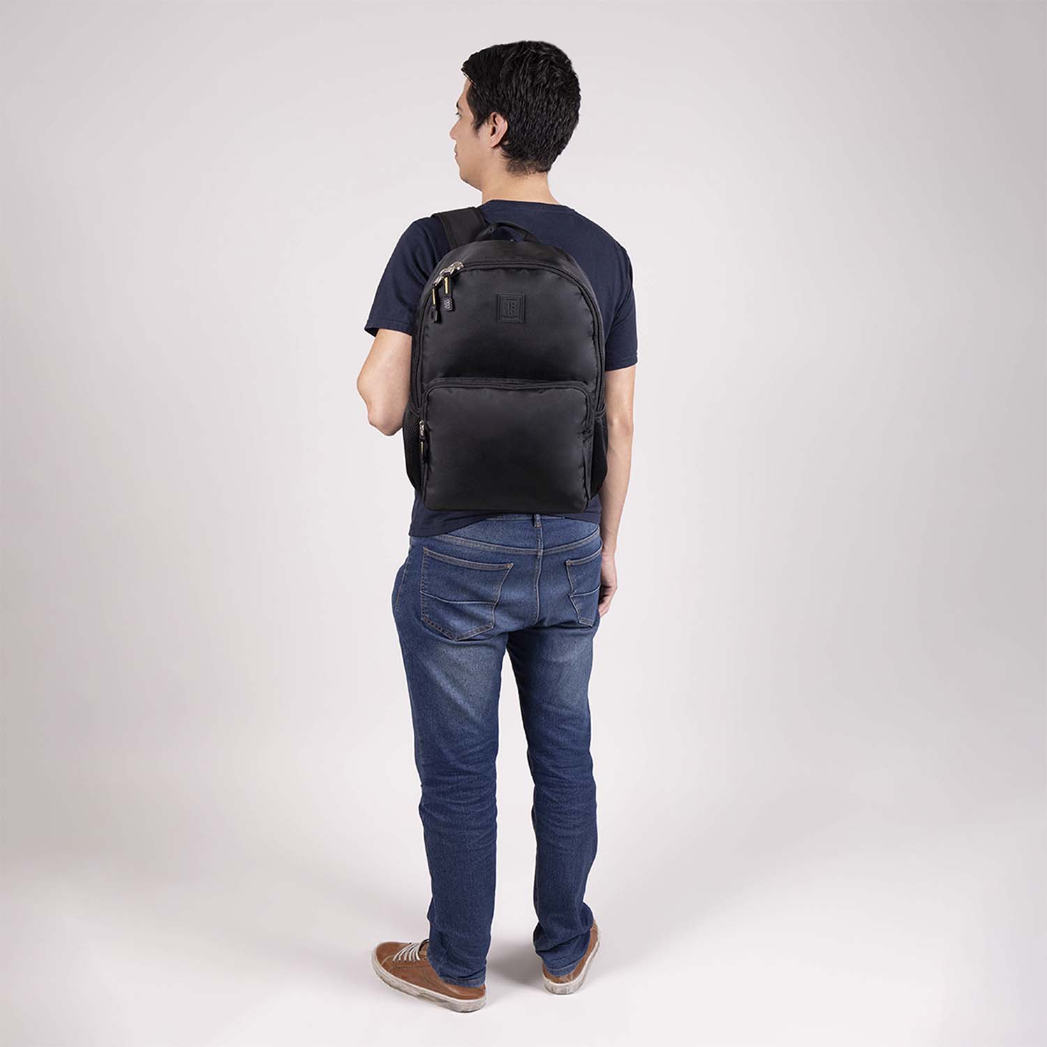 Mochila Escolar Juvenil 1818 by Chenson Negra con Compartimentos Prácticos - vista 2