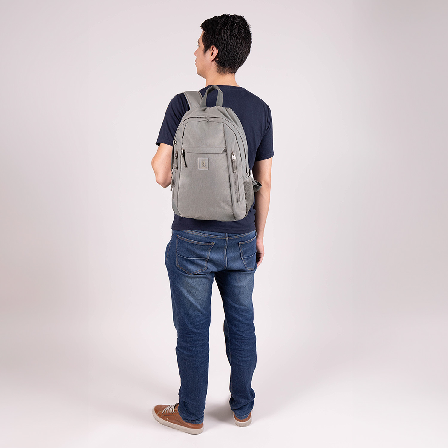 Mochila escolar juvenil 1818 by Chenson verde seco con compartimentos amplios - vista 2
