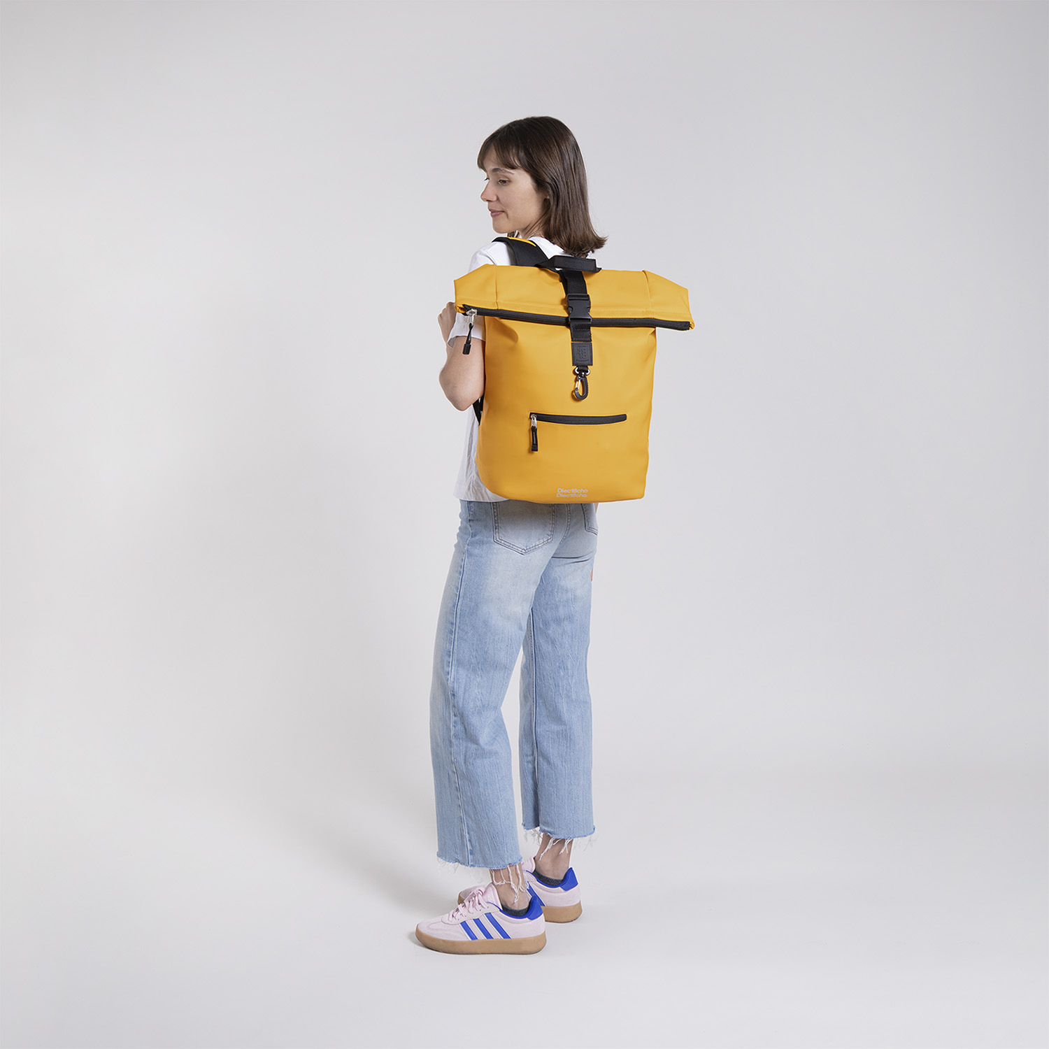 Mochila Escolar Juvenil 1818 by Chenson Amarillo con Compartimento Amplio - vista 2