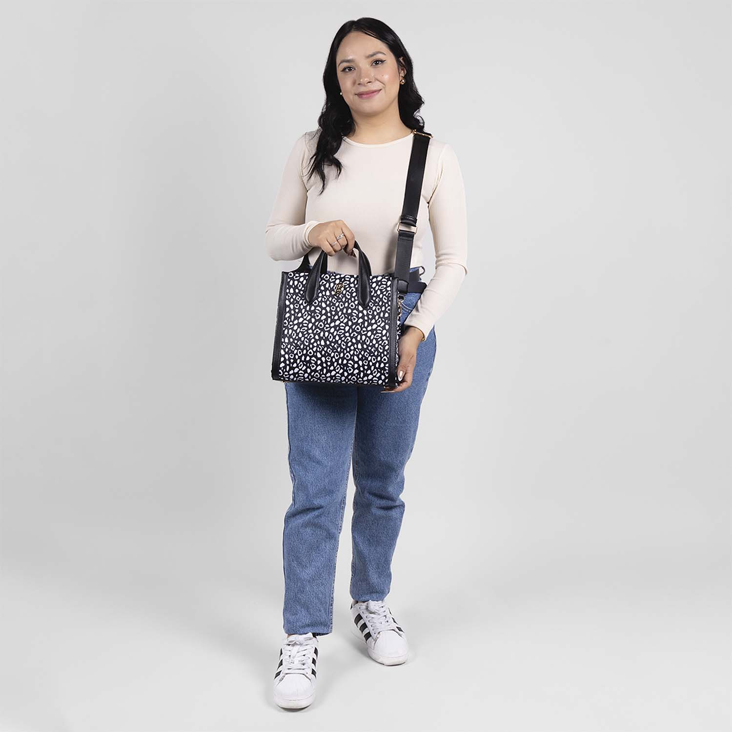 Bolsa de Mano Barbie by Chenson Negro - Bolso para Dama - vista 2