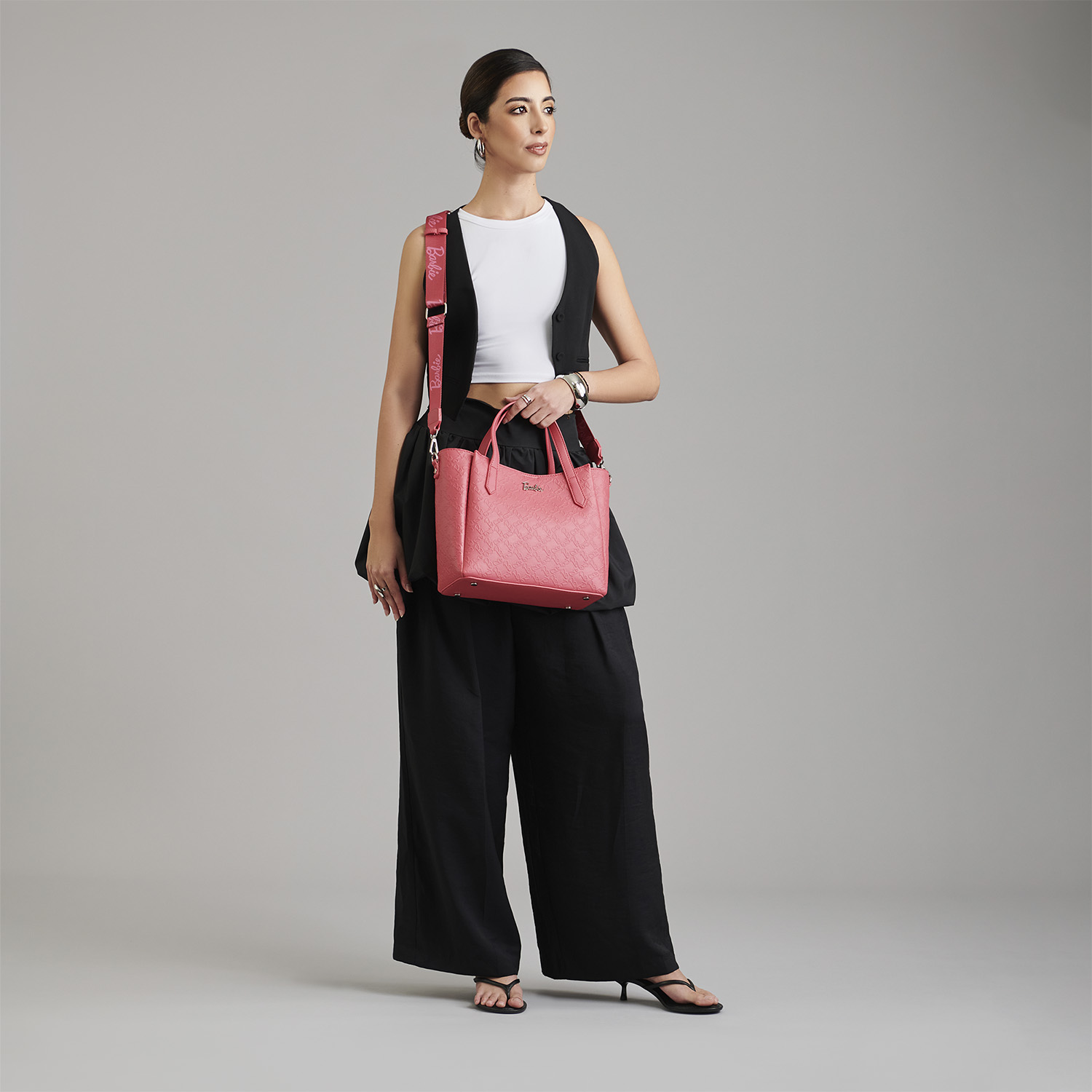 Bolsa de Mano para Dama Barbie by Chenson Rosa con Estilo y Funcionalidad - vista 2