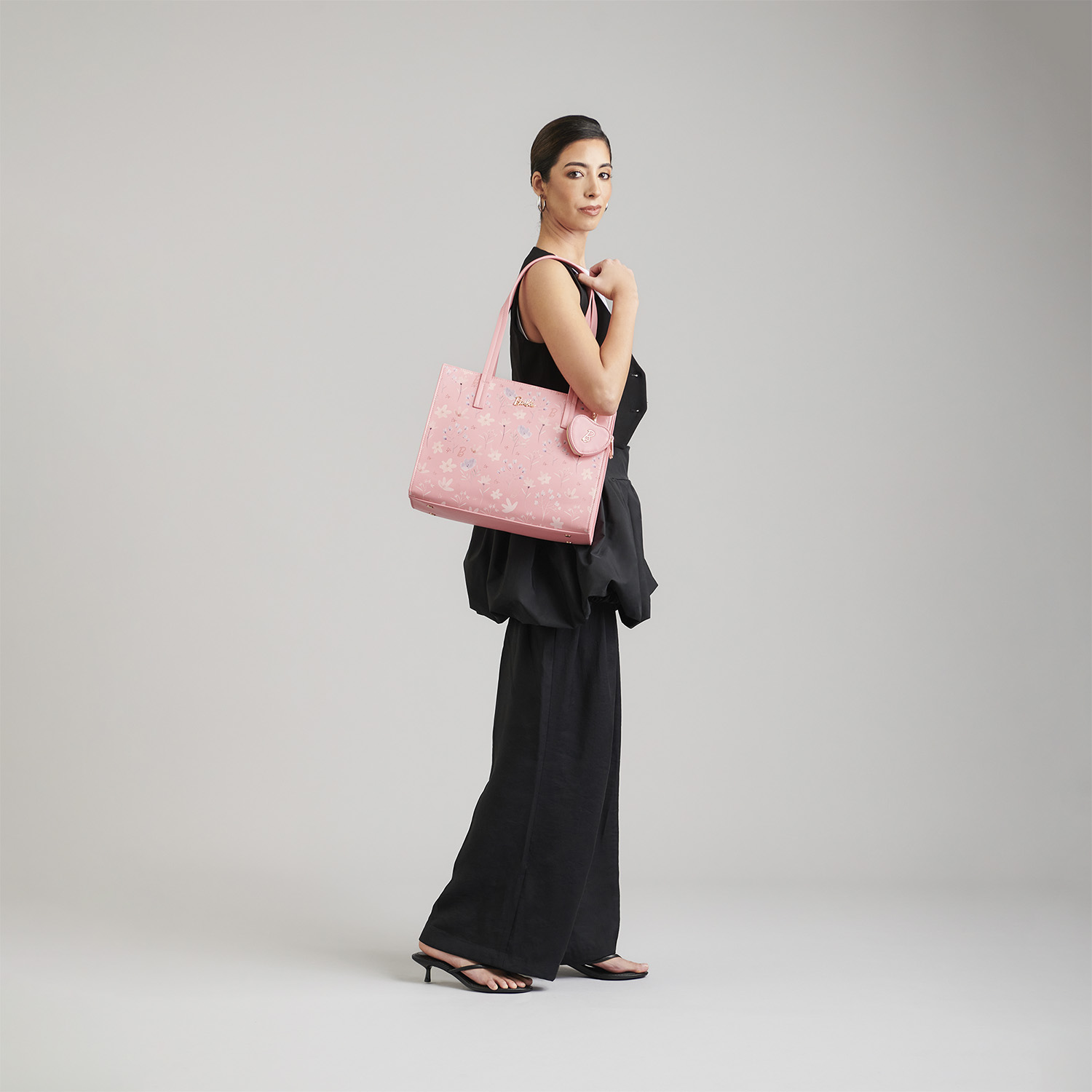 Bolsa Grande para Dama Barbie by Chenson Rosa con Compartimentos - vista 2