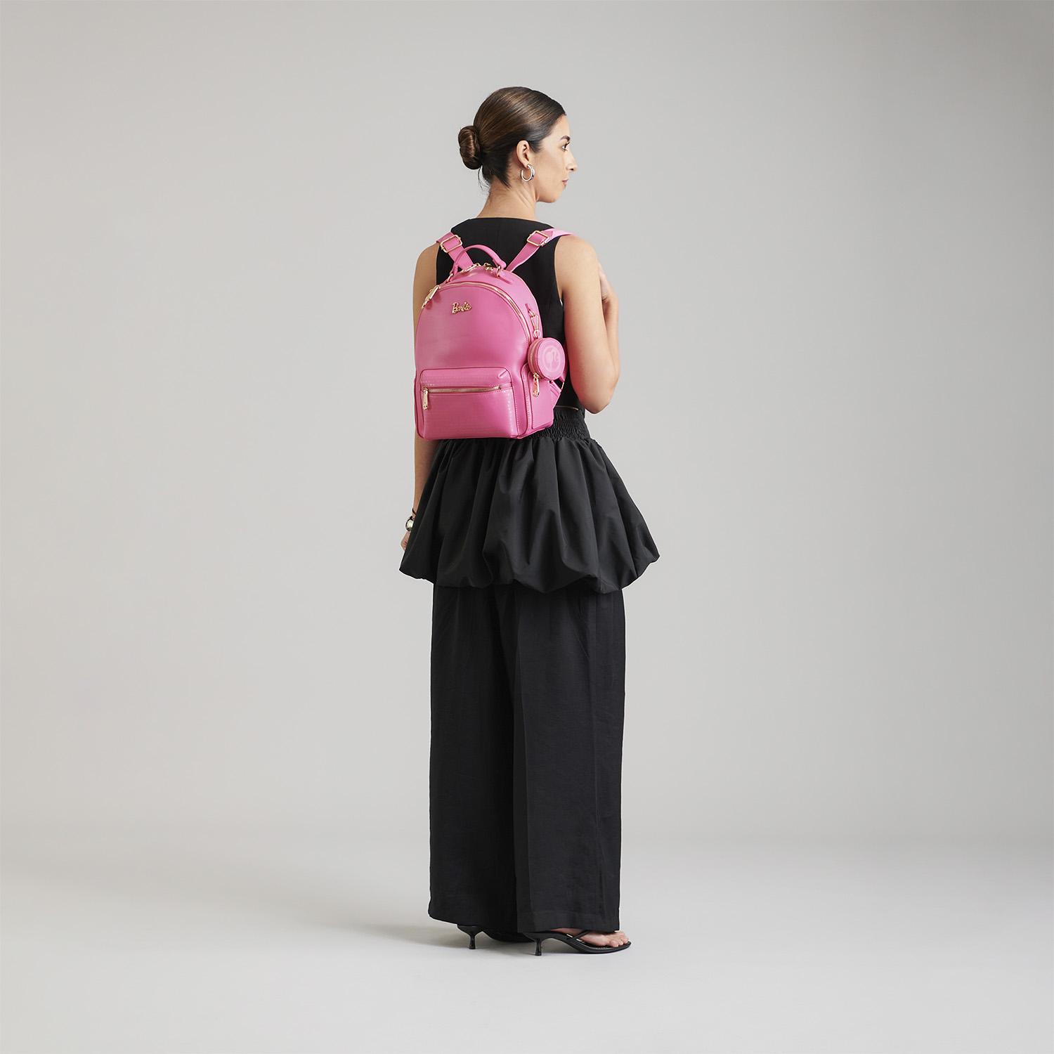 Mochila casual para dama Barbie by Chenson rosa con doble compartimento - vista 2