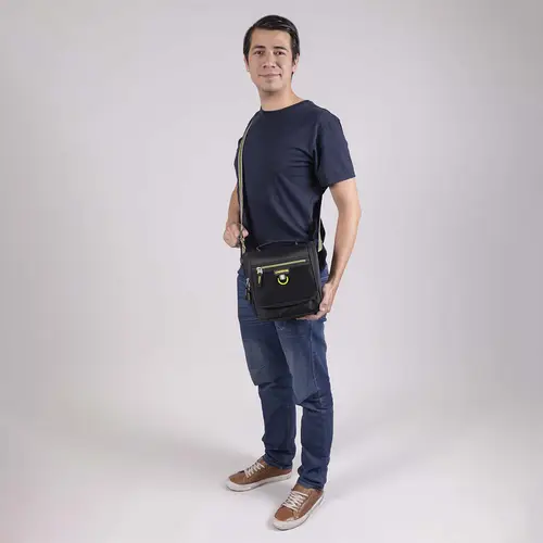 Lonchera escolar térmica Chenson Clásico negra con diseño elegante - vista 2
