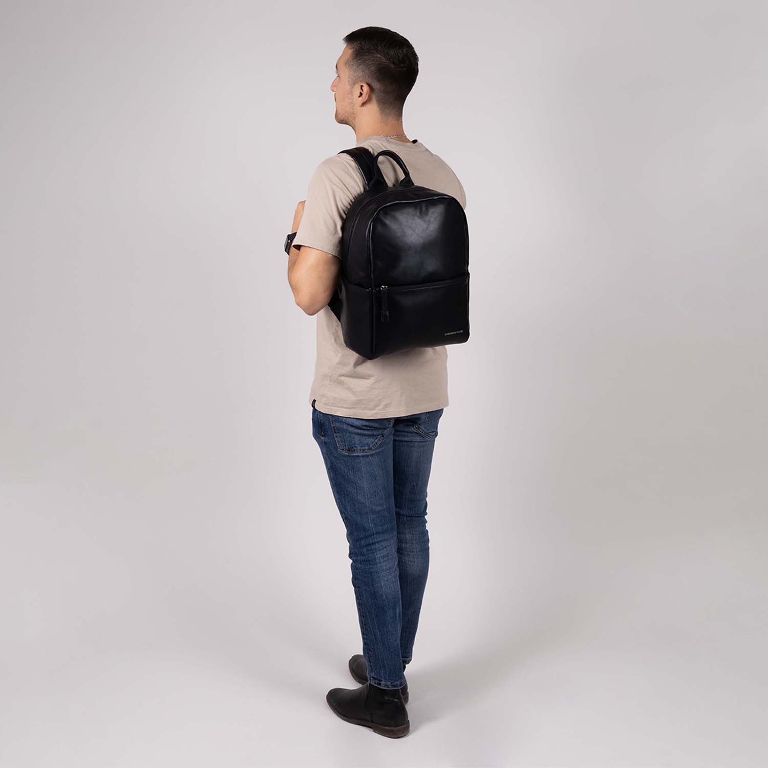Mochila ejecutiva Chenson Pro negra con amplio compartimento - vista 2