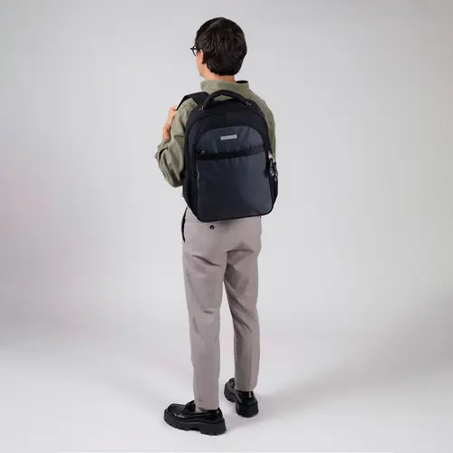 Mochila Ejecutiva Chenson Pro Gris con Organizador Interno - Ideal para Profesionales - vista 2