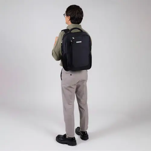 Mochila Ejecutiva Chenson Pro Negra para Profesionistas - Elegancia y Organización - vista 2
